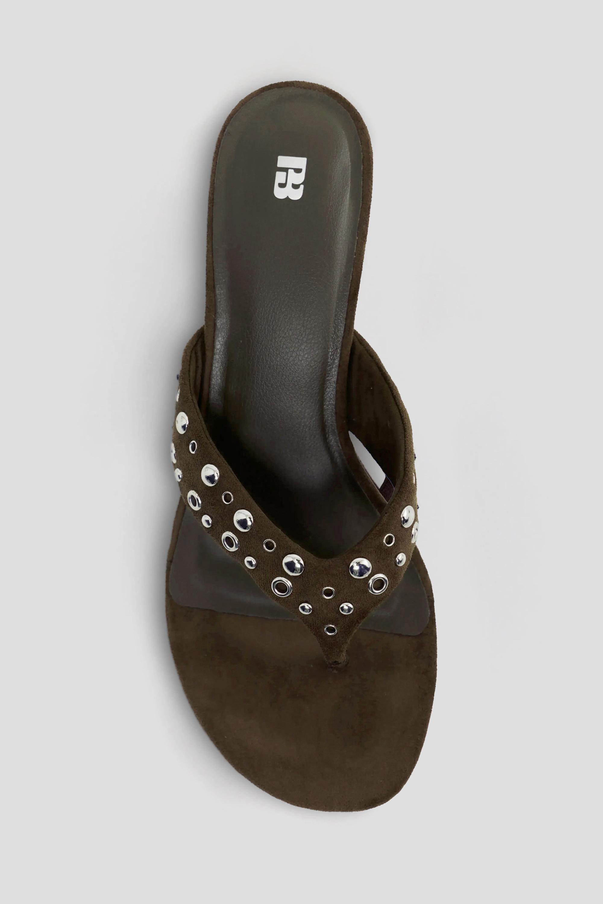 Heeled sandals with studs — Brown