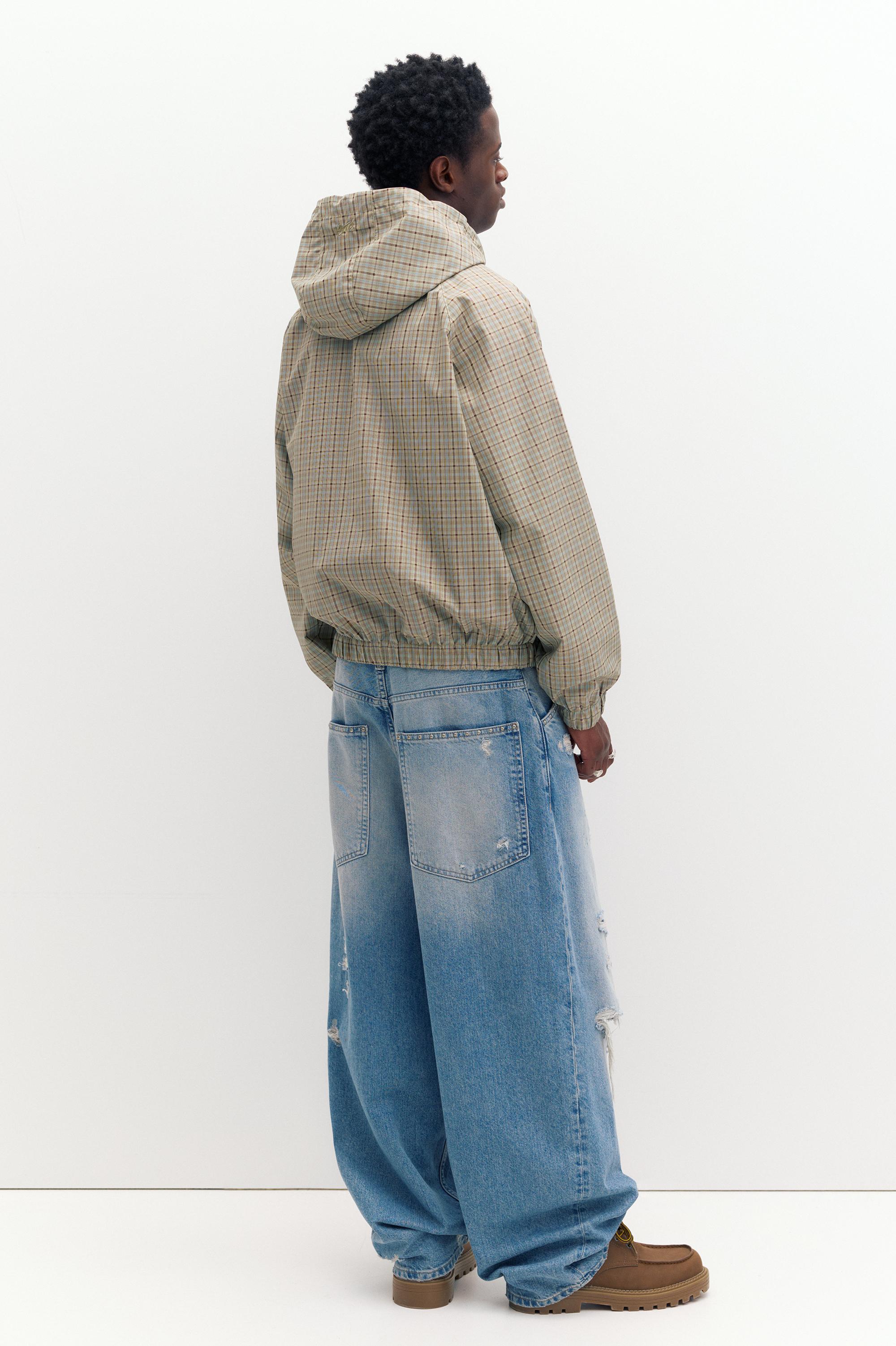 Kapüşonlu kareli hafif yağmurluk - Görsel 7