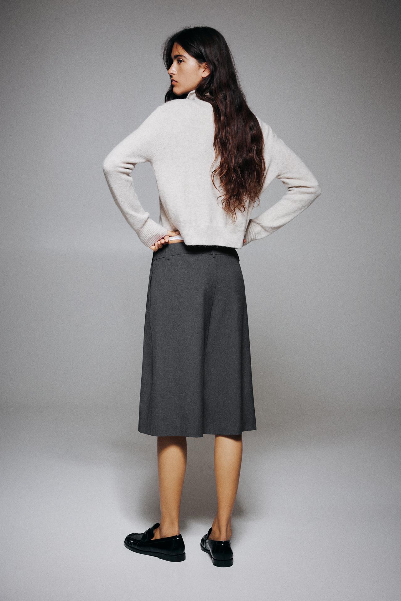 Pleated tailored bermuda shorts — Dark grey
