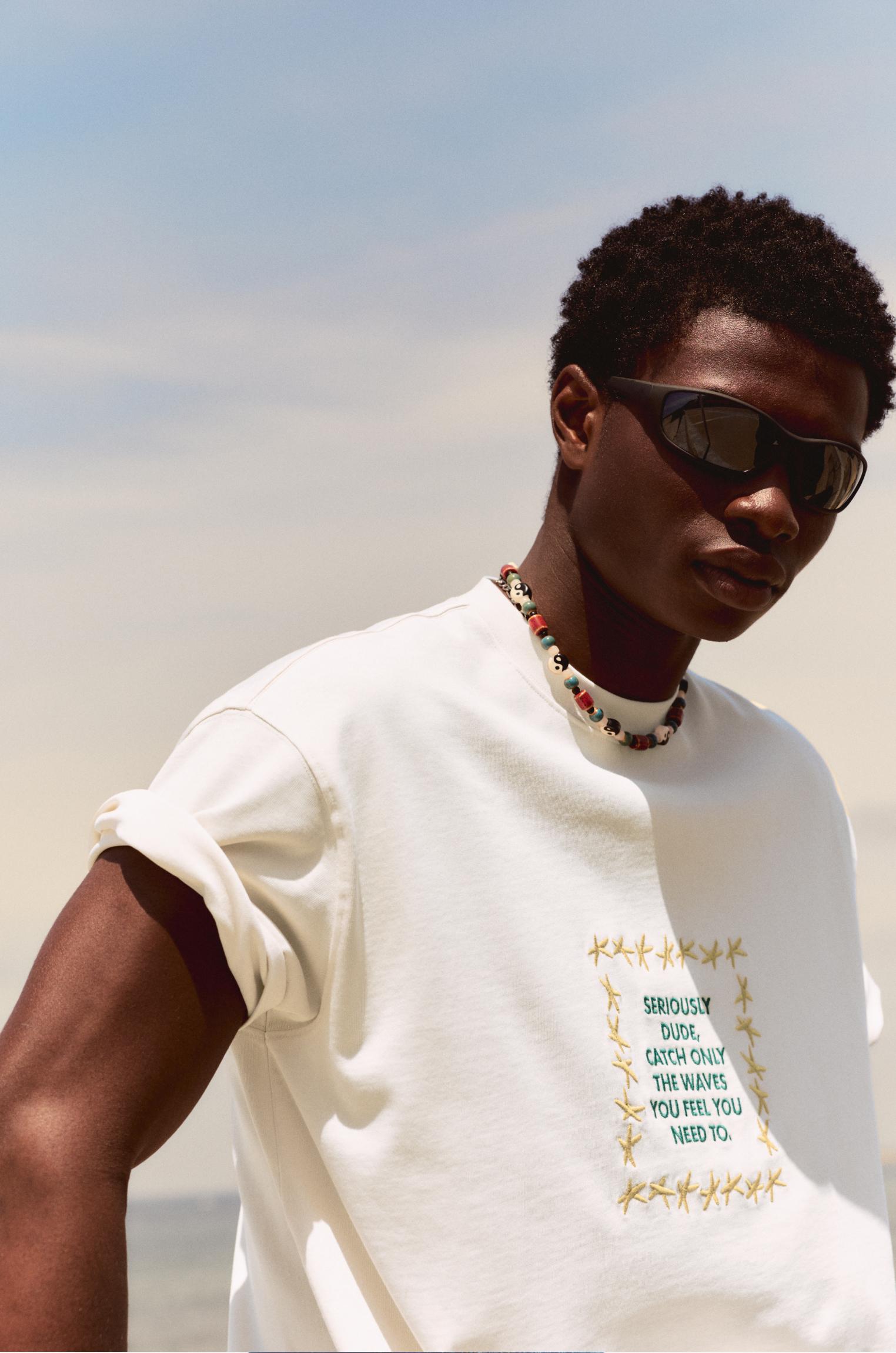 Embroidered star T-shirt — Beige