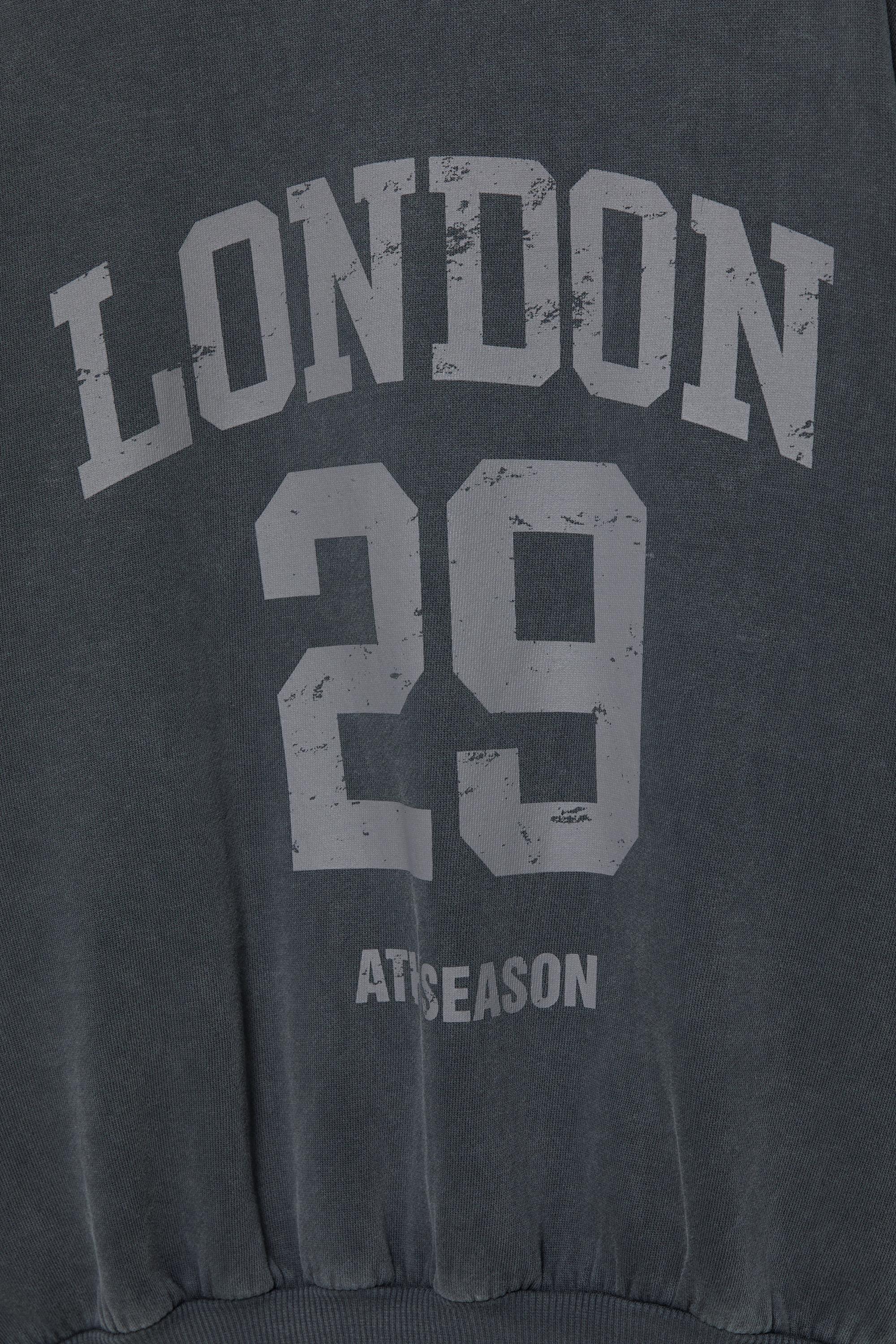 London 29 graphic sweatshirt — Faded black