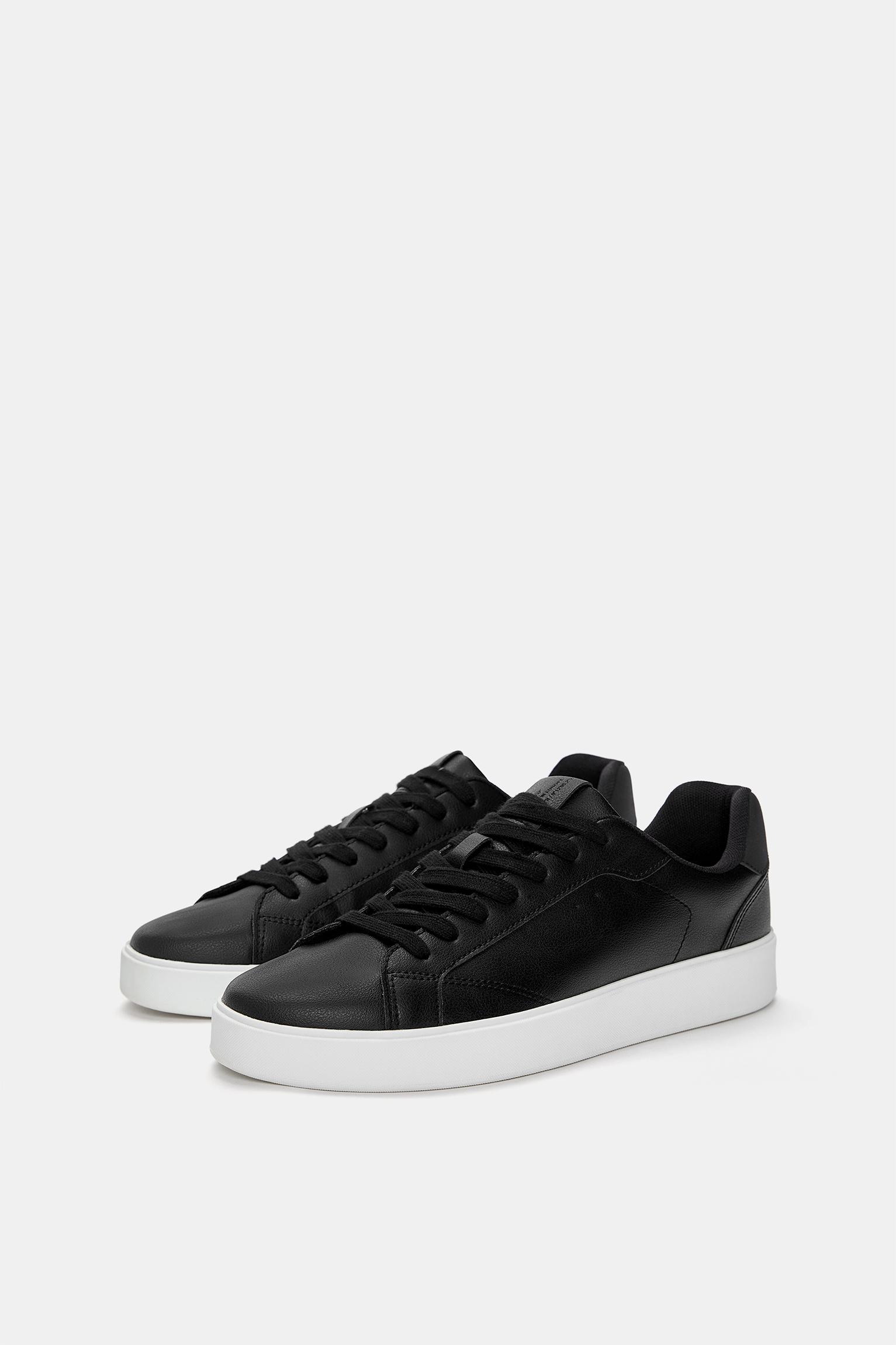 Casual trainers — Contrast