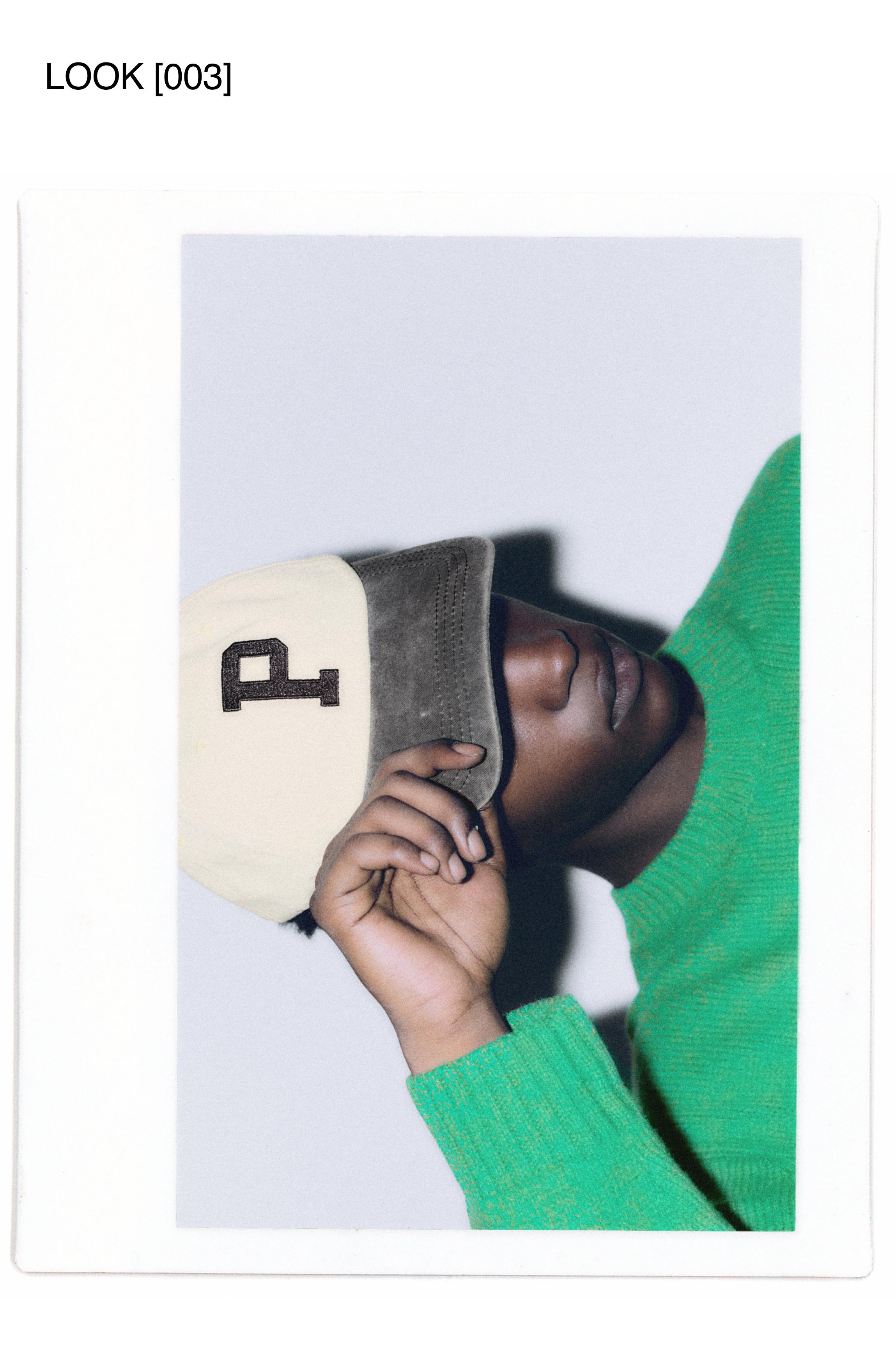 P embroidered cap — Grey