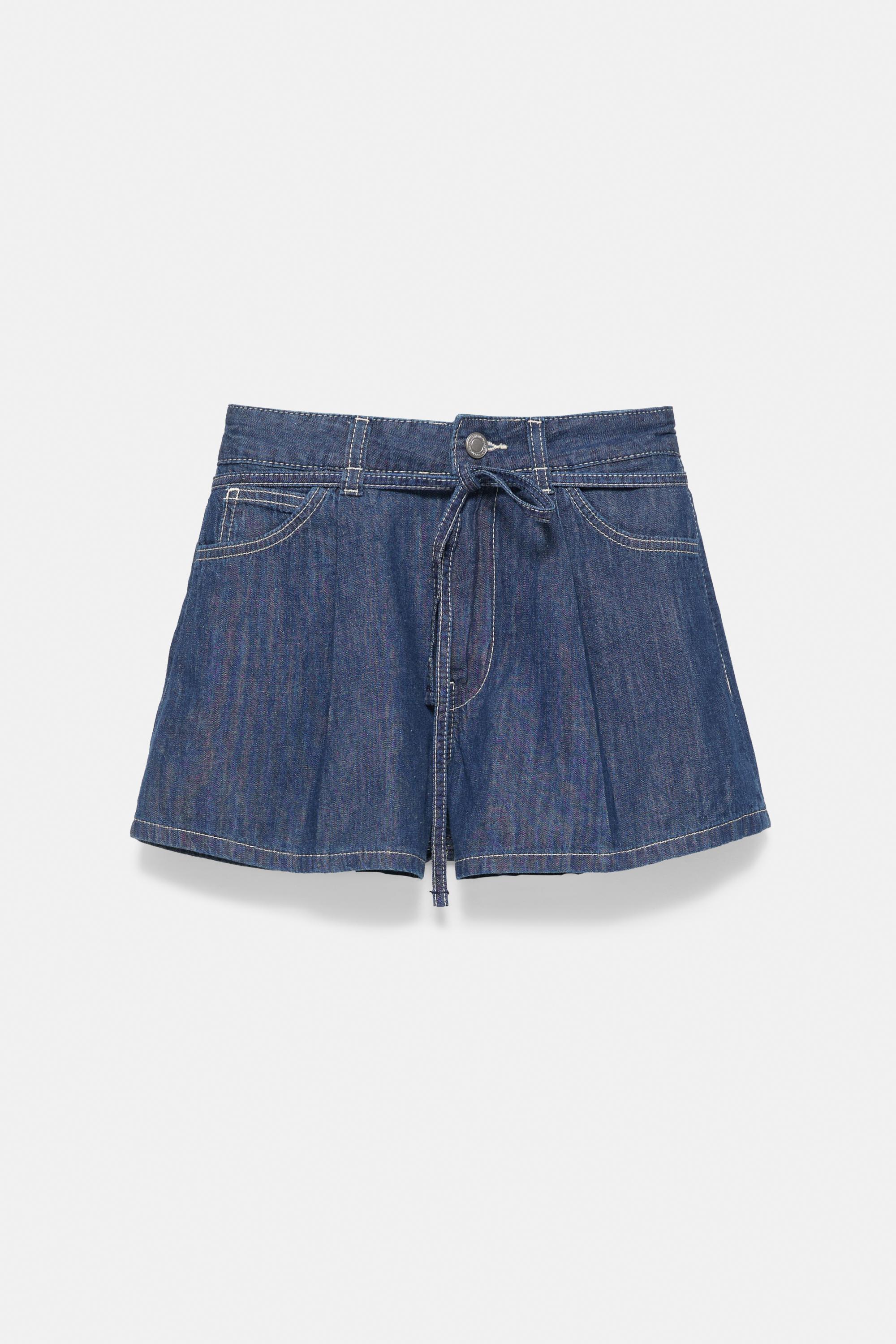 Denim shorts with darts and belt — Navy