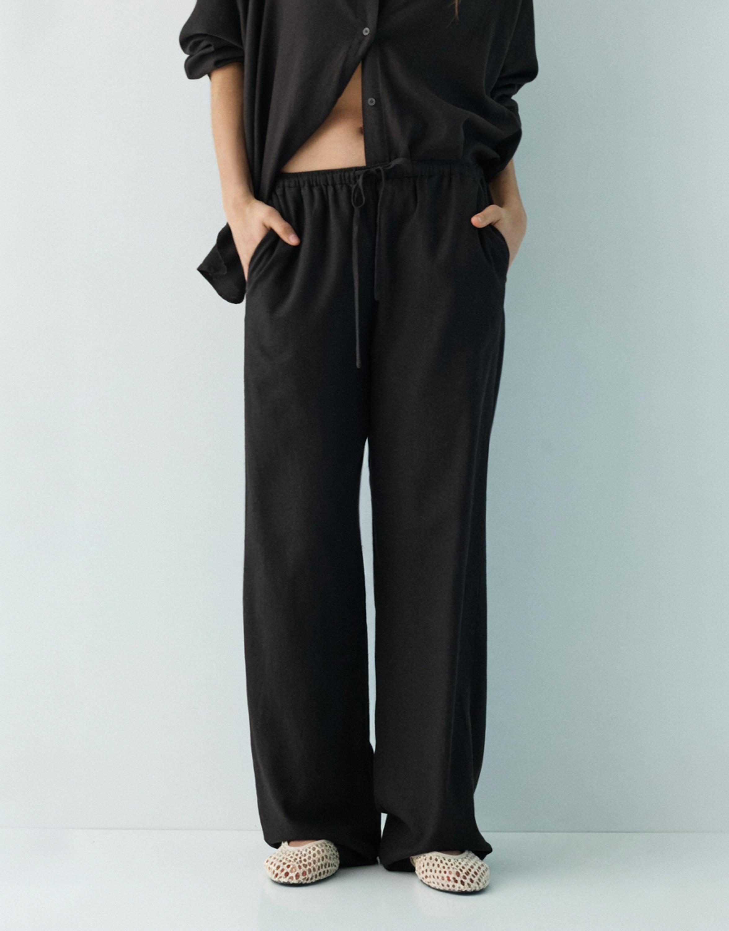 Flowy trousers with linen — Black