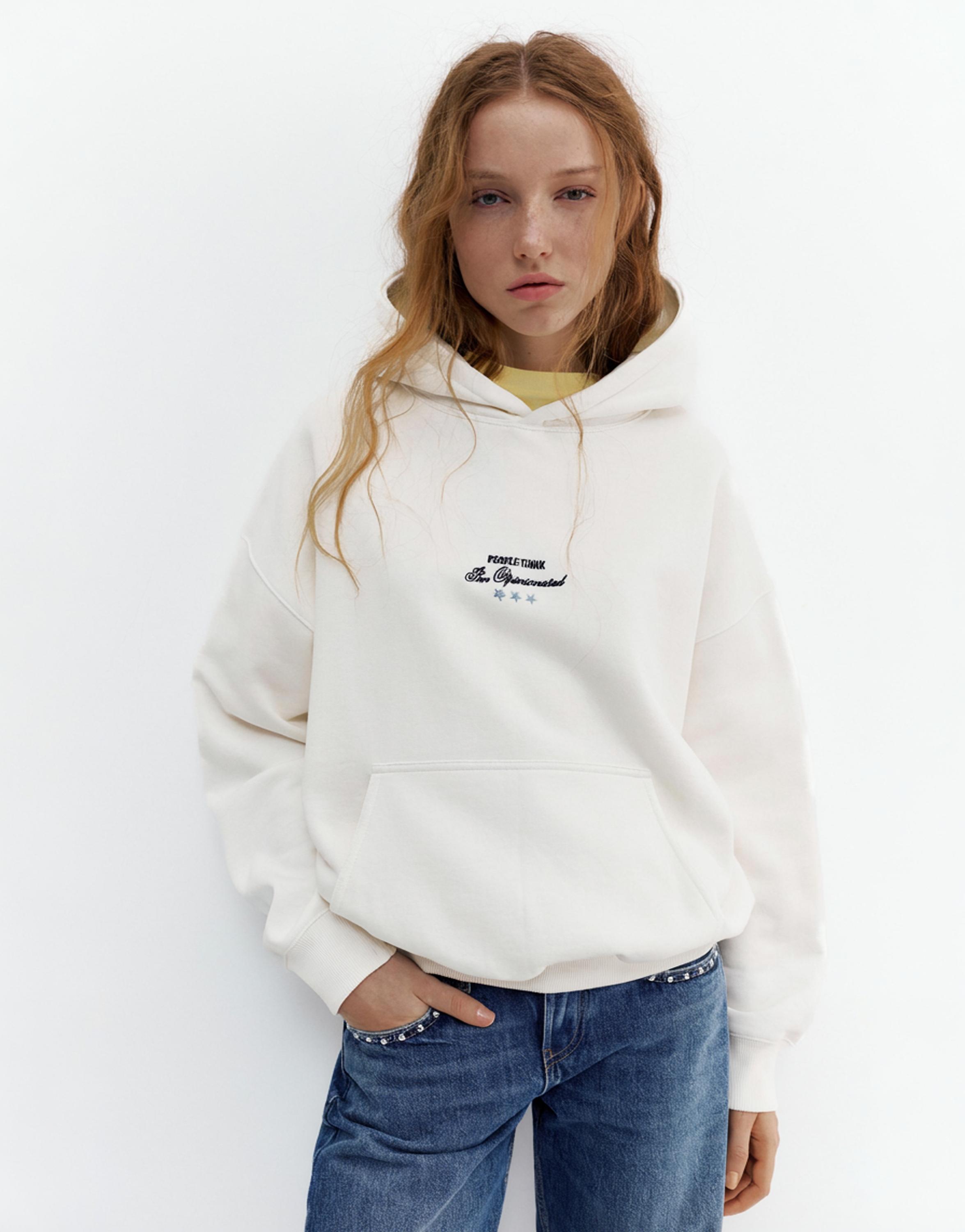 İşlemeli yıldız kapüşonlu sweatshirt - Görsel 6