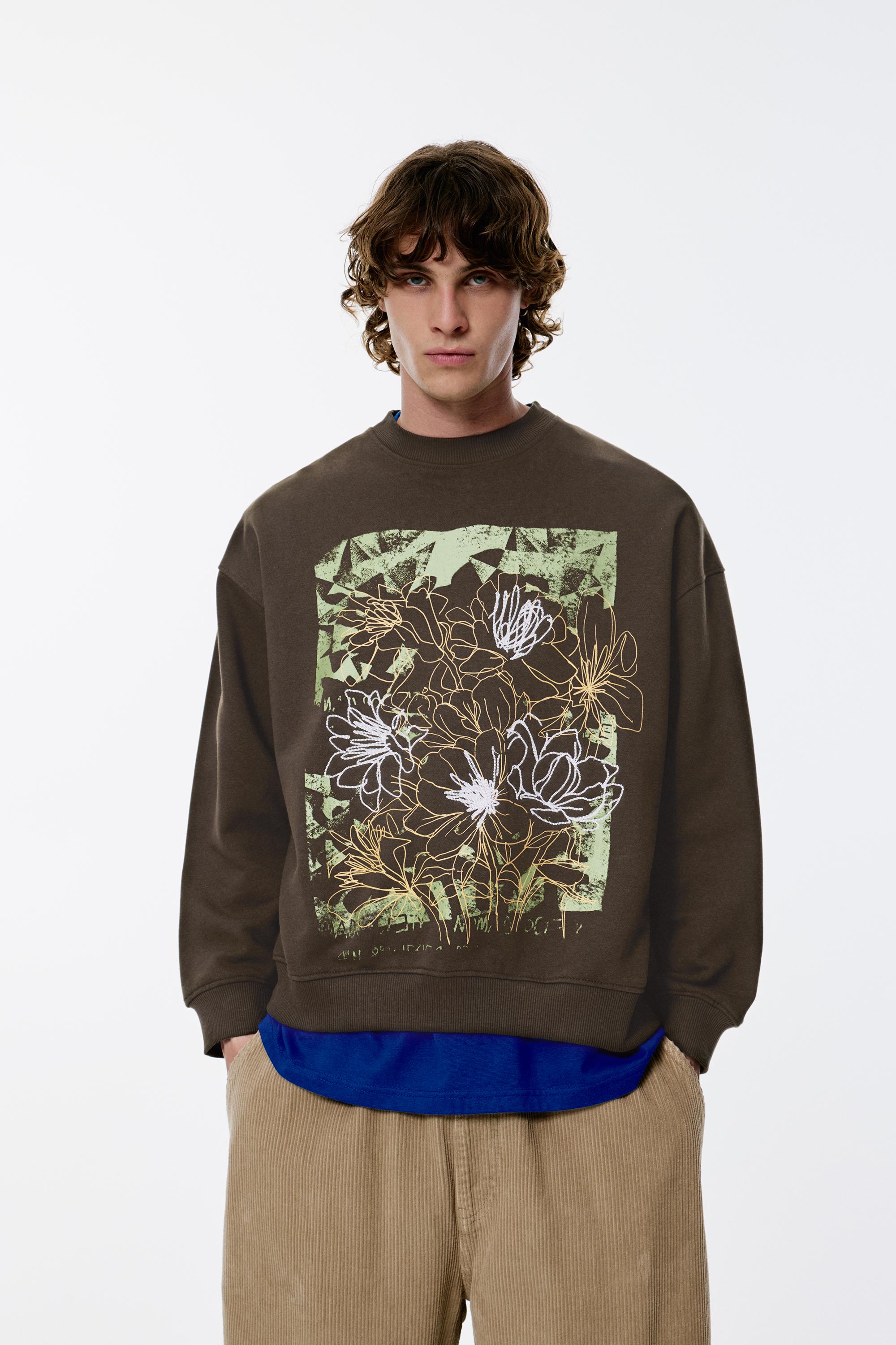 Sweatshirt Castanha Com Gráfico De Flores