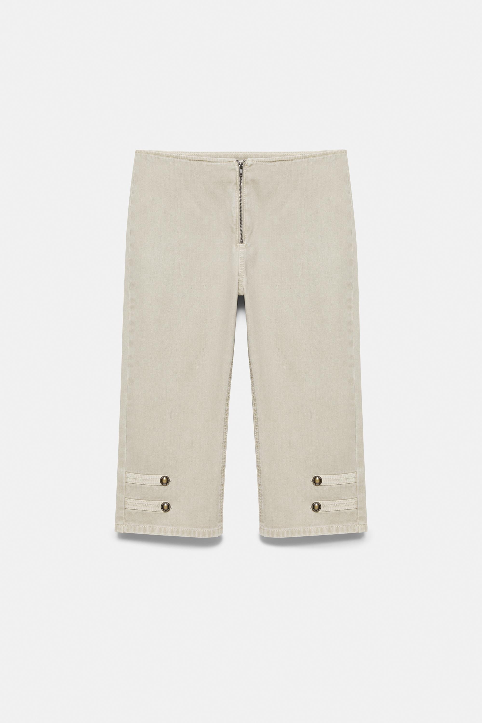 Capris with buttons and toggles — Khaki