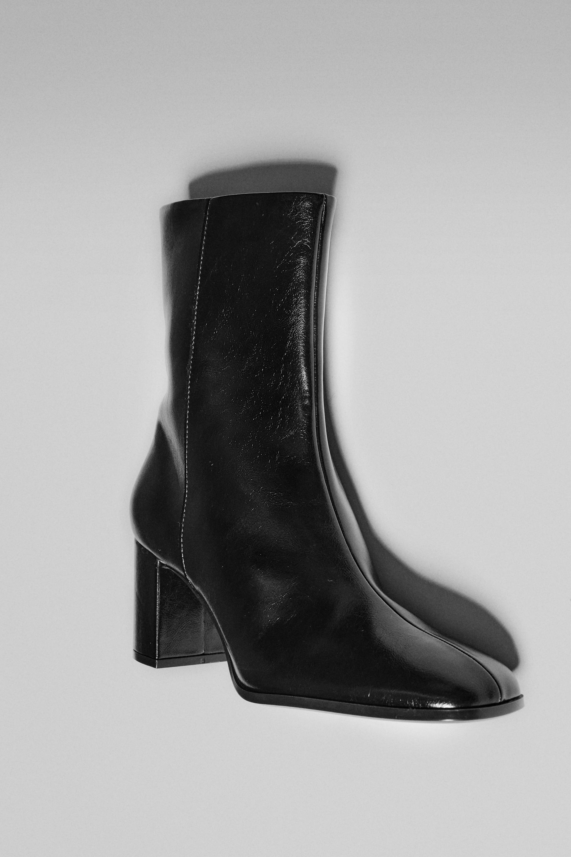 High-heel ankle boots — Black