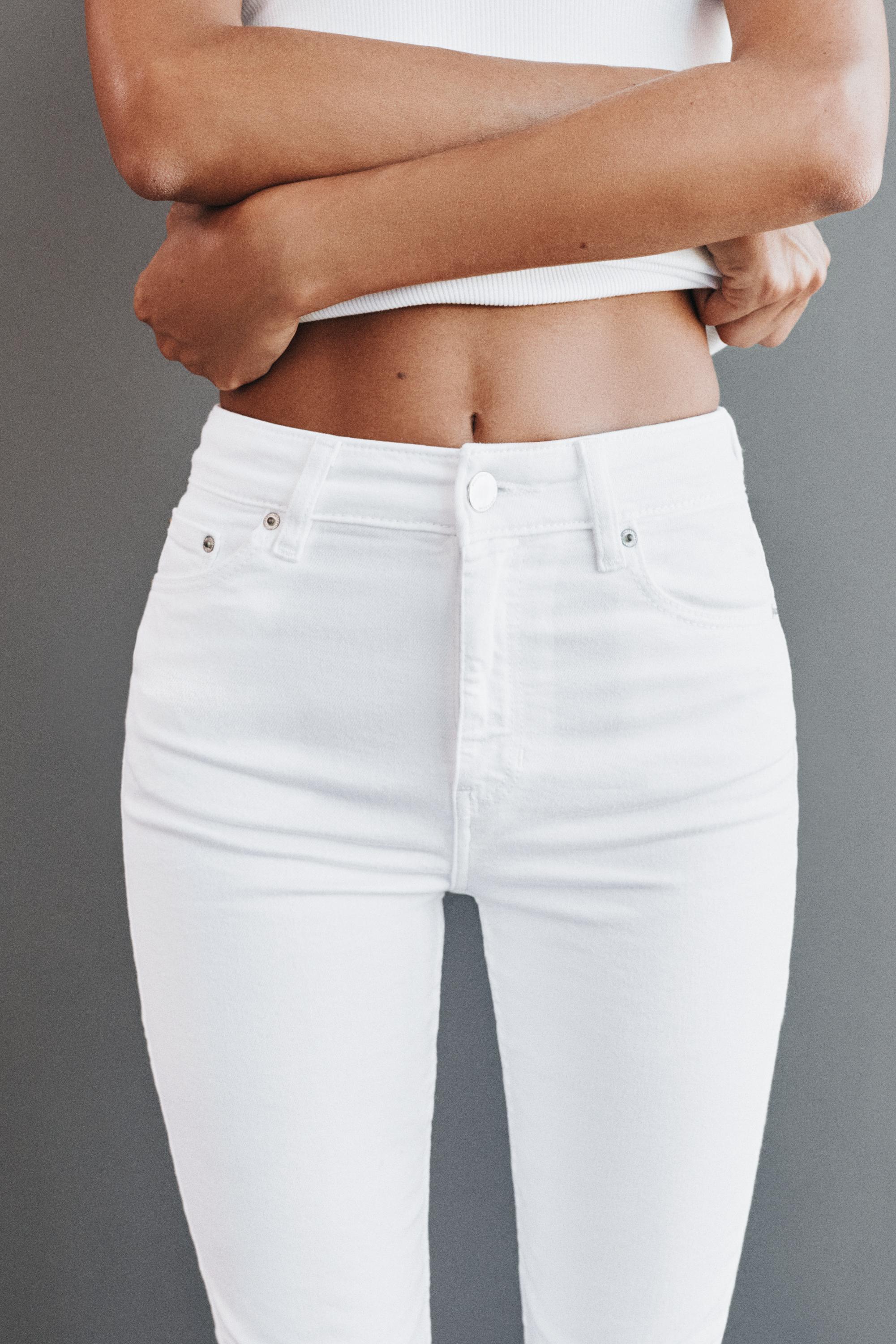 High-waist skinny jeans — Bright white