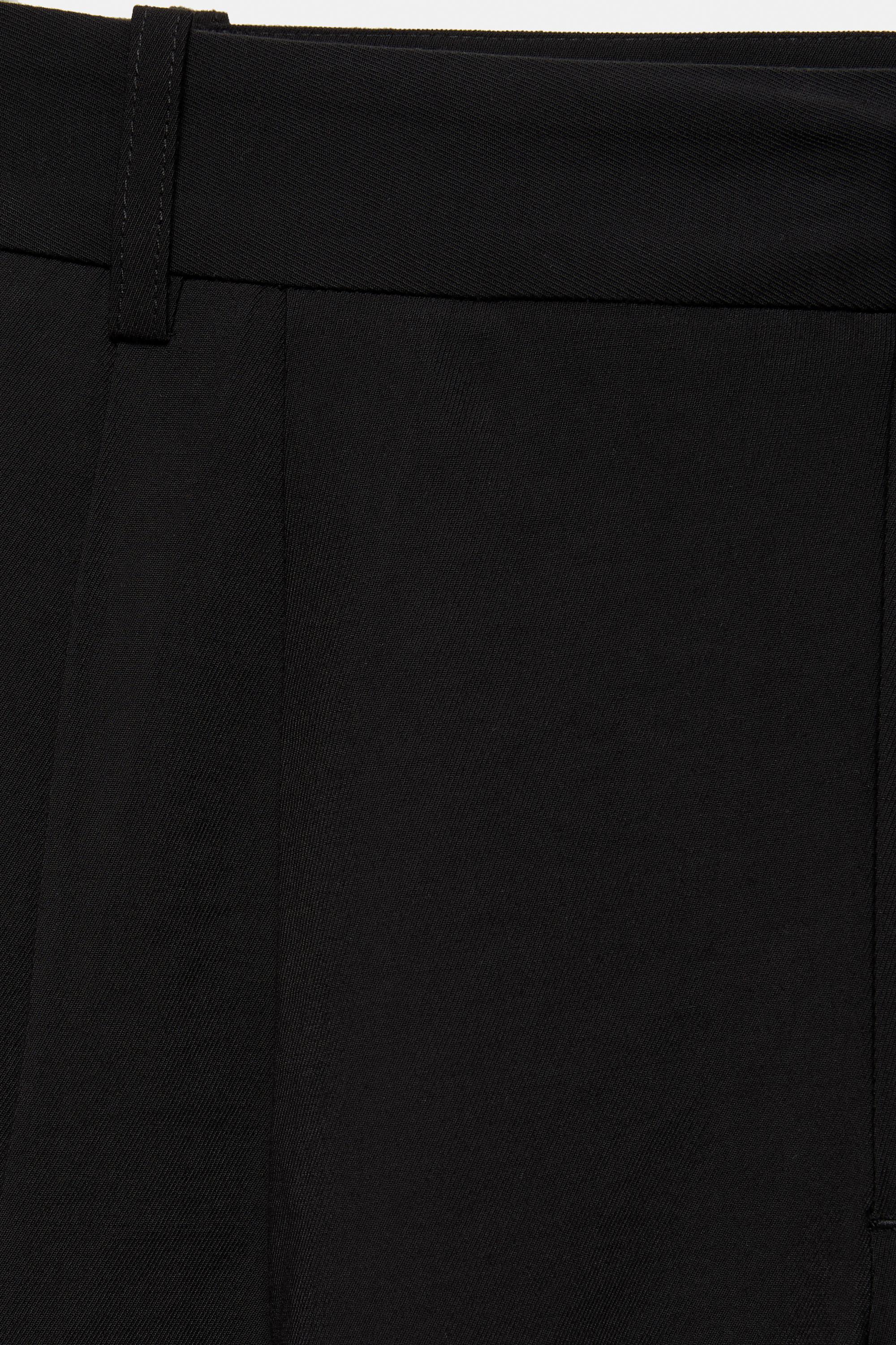 Long darted Bermuda shorts — Black
