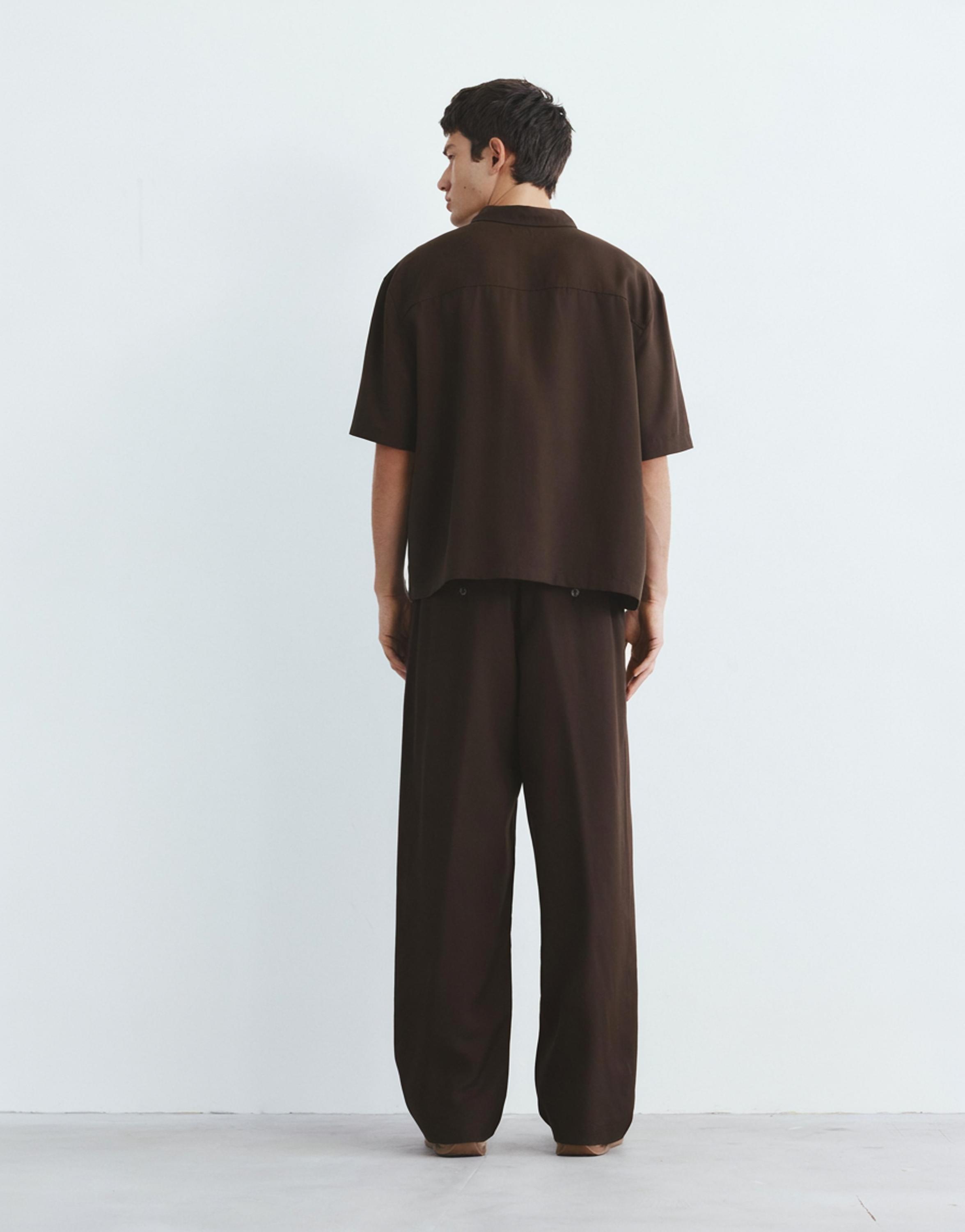 Short sleeve shirt with pocket — Chocolate