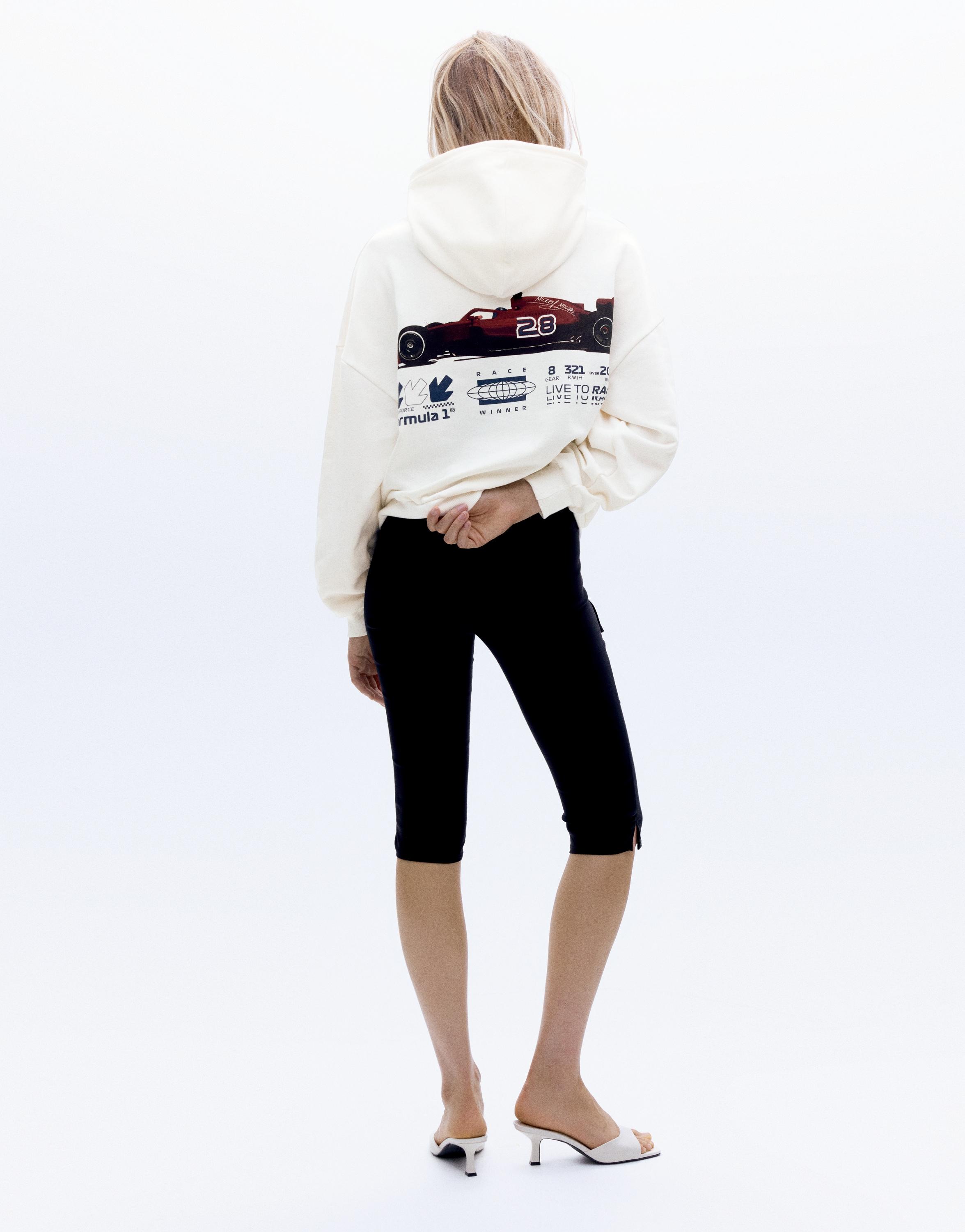Pull&Bear Disney x F1 beyaz kapüşonlu sweatshirt görsel 2