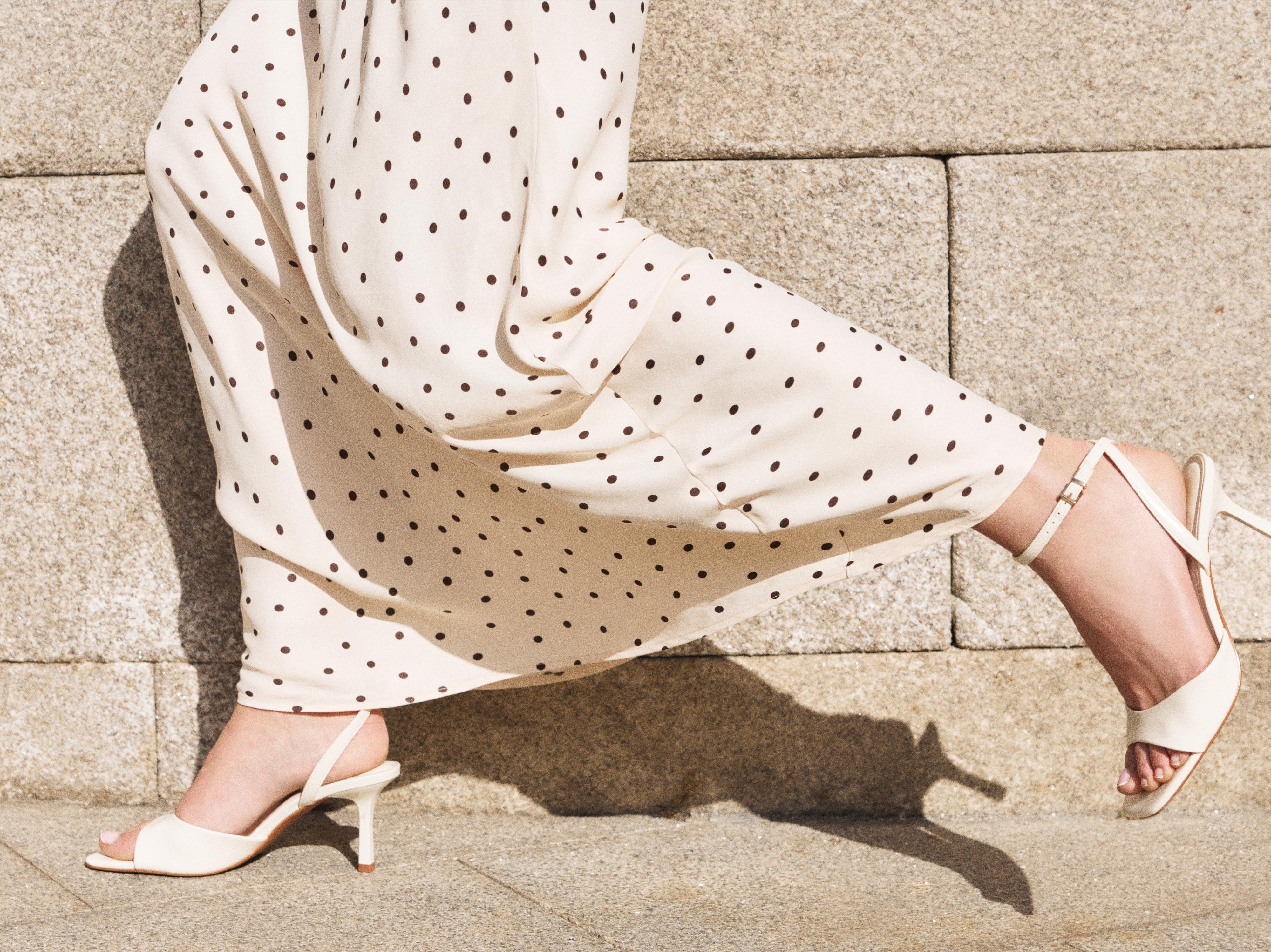 Heeled sandals — Ecru