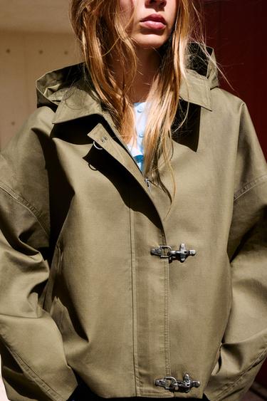 Short trench coat with hood and fireman clasp — Khaki 4