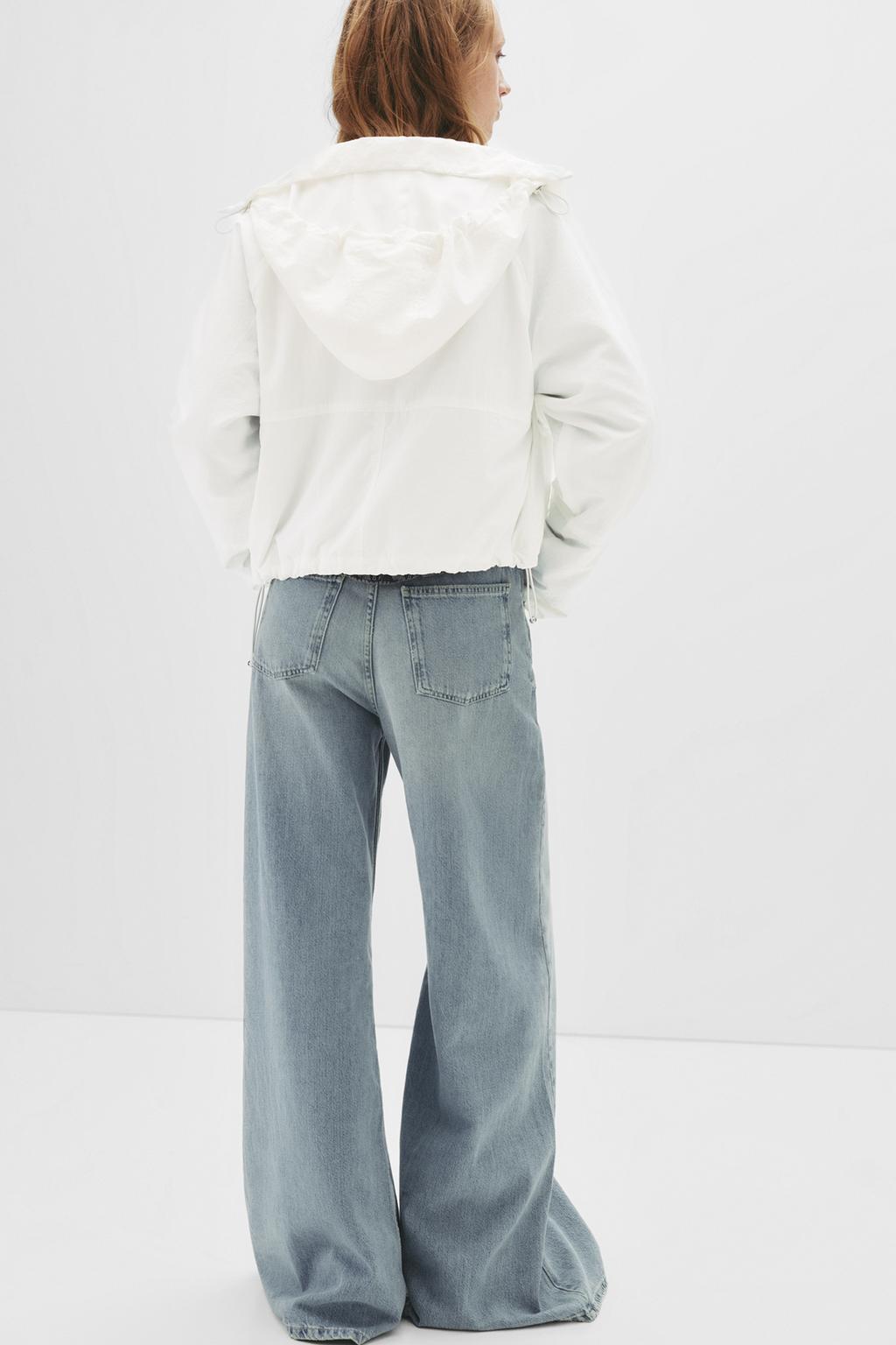 Veste légère courte à capuche pull&bear