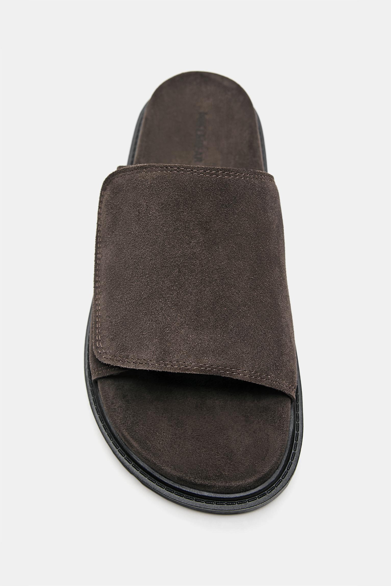 Flat leather sandals — Brown