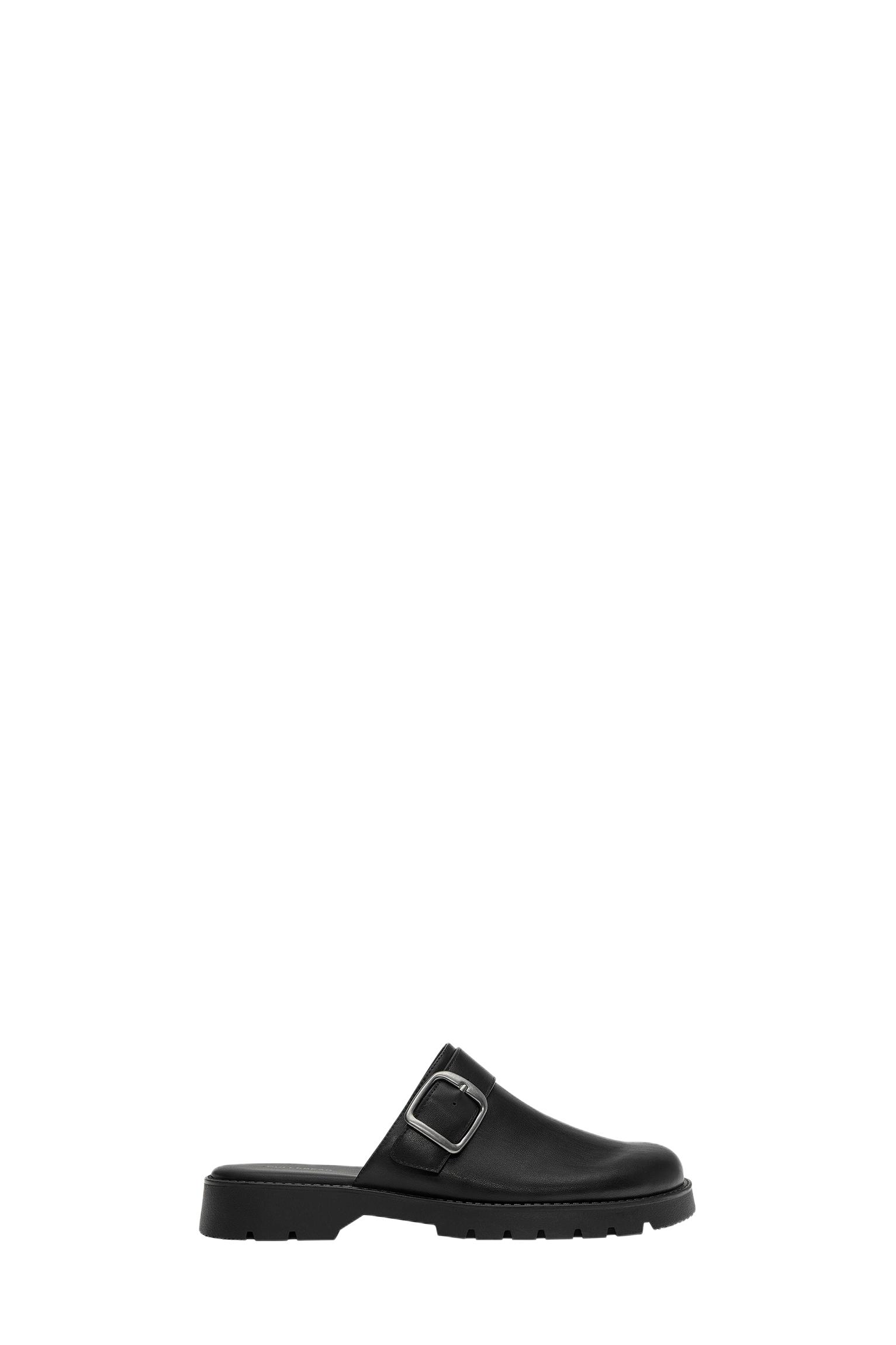 Buckle clogs — Black