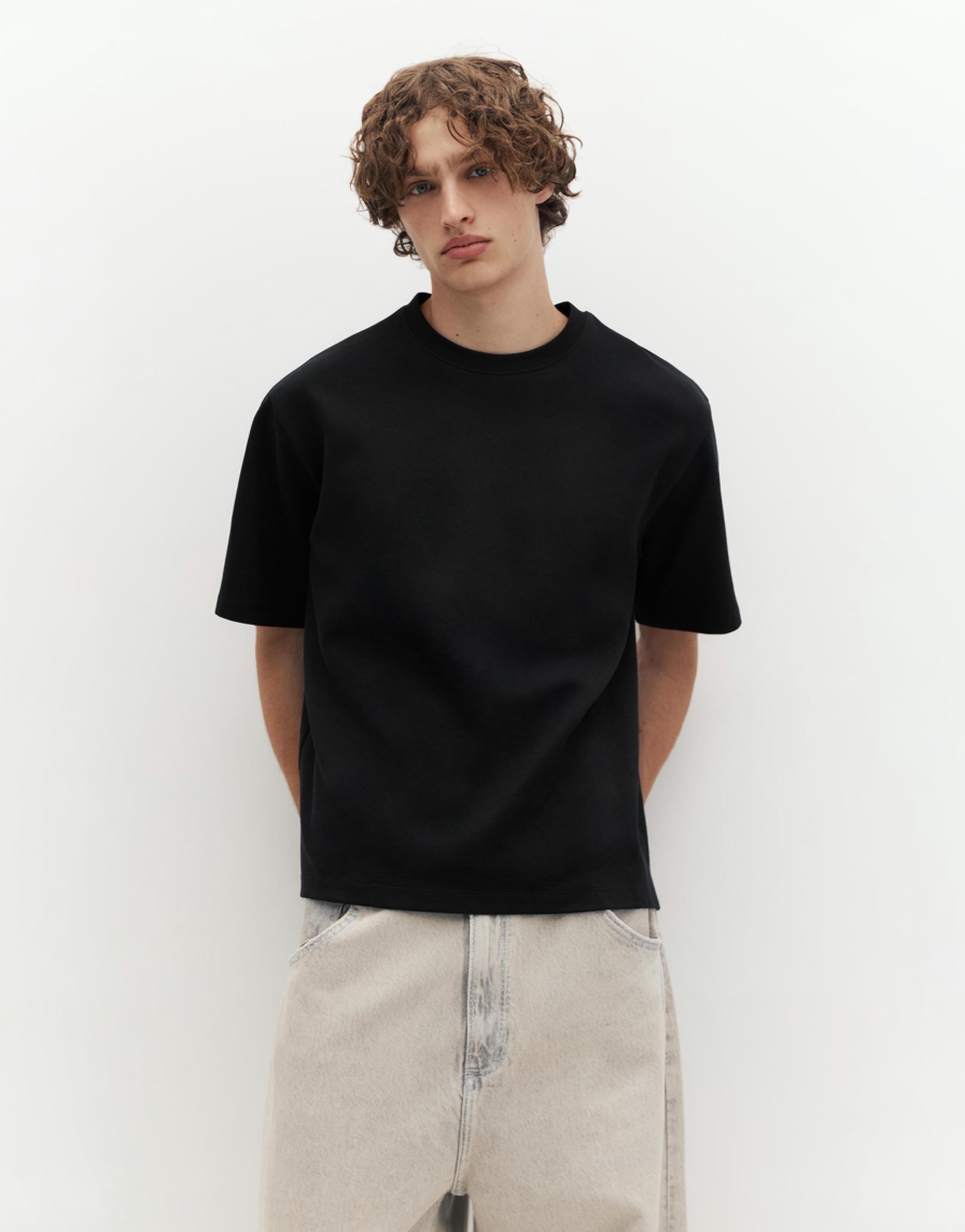 Boxy T-shirt — Black