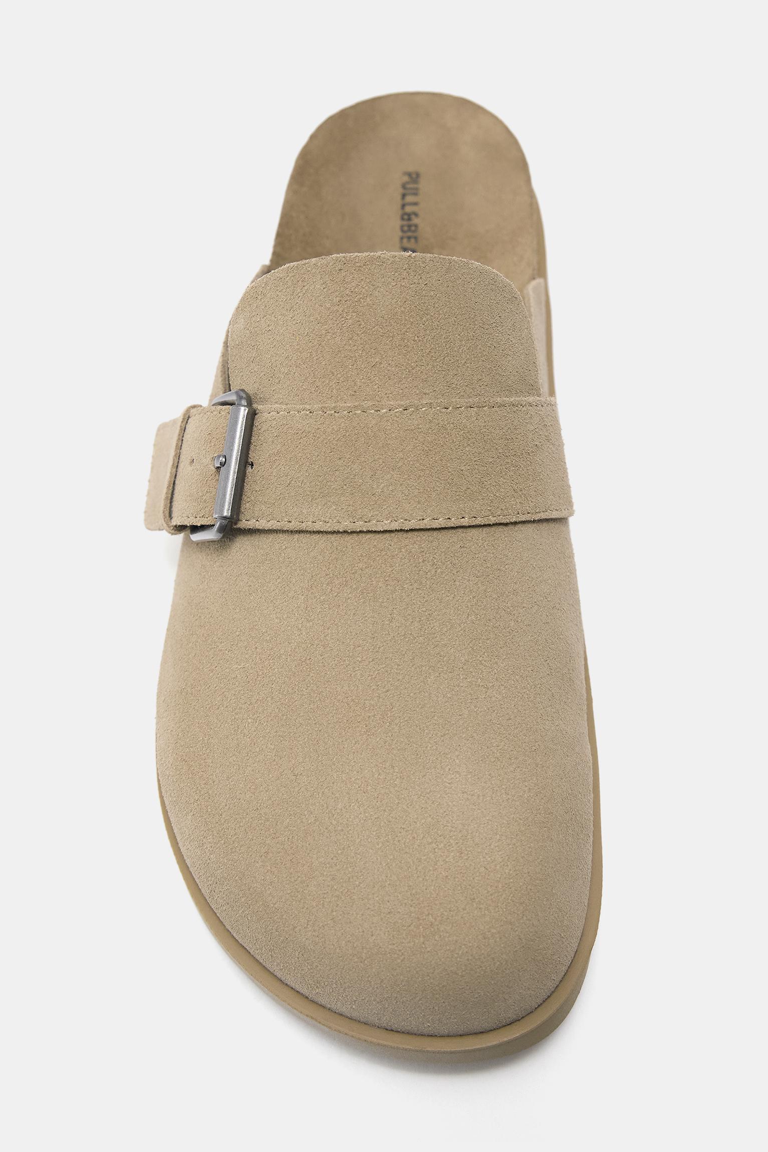 Leather buckle clogs — Ecru