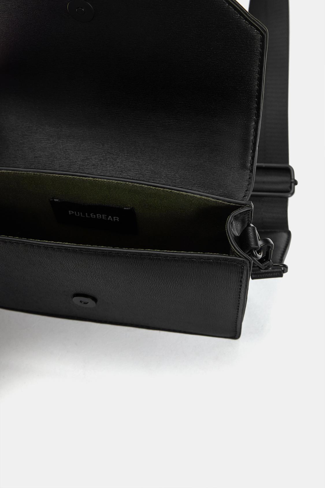Messenger bag with flap - pull&bear