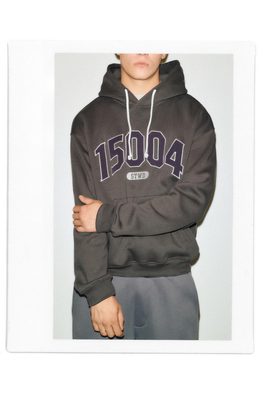 Pull&Bear 15004 graphic hood sweatshirt