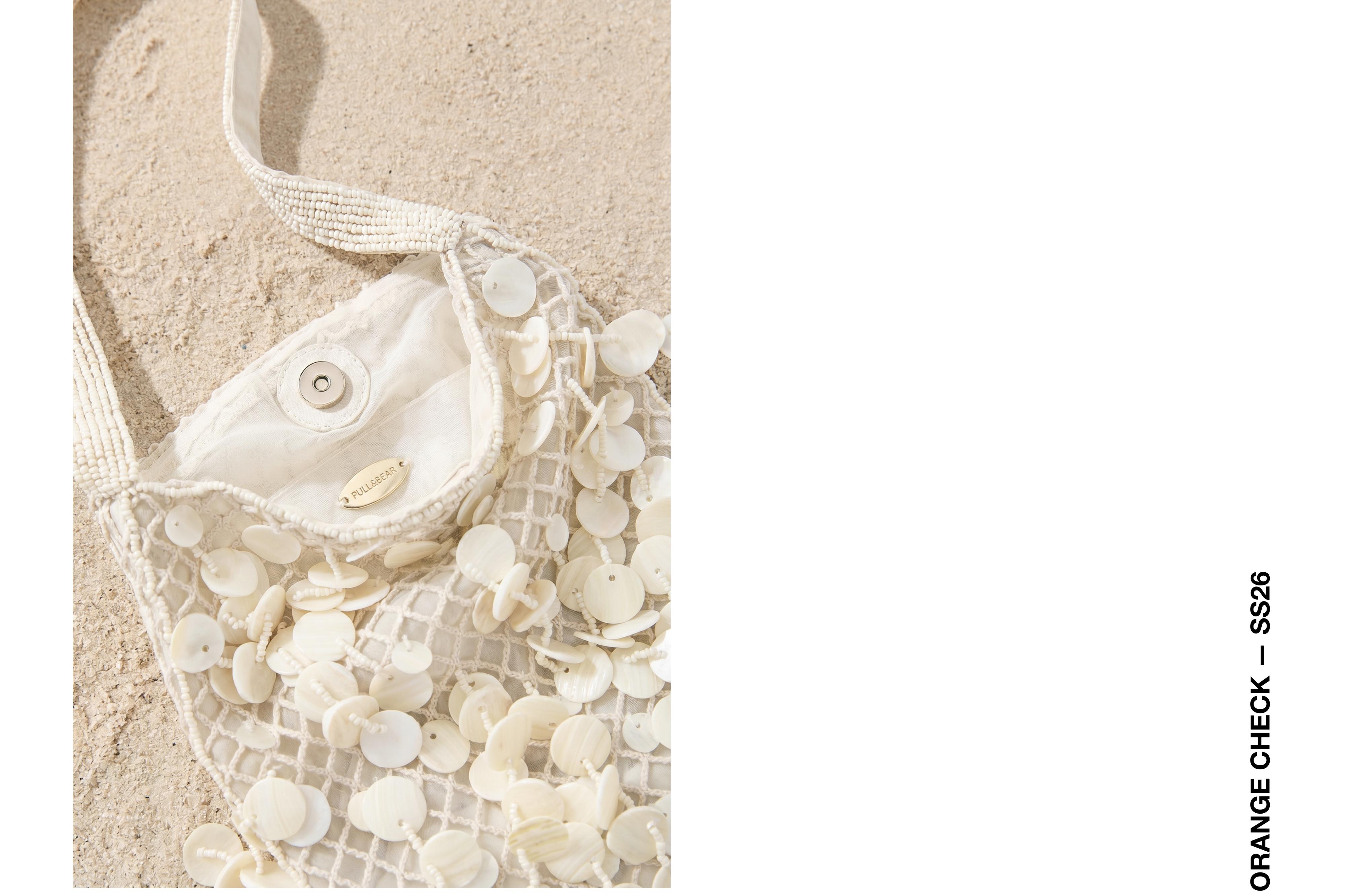 Beaded shoulder bag — Ecru