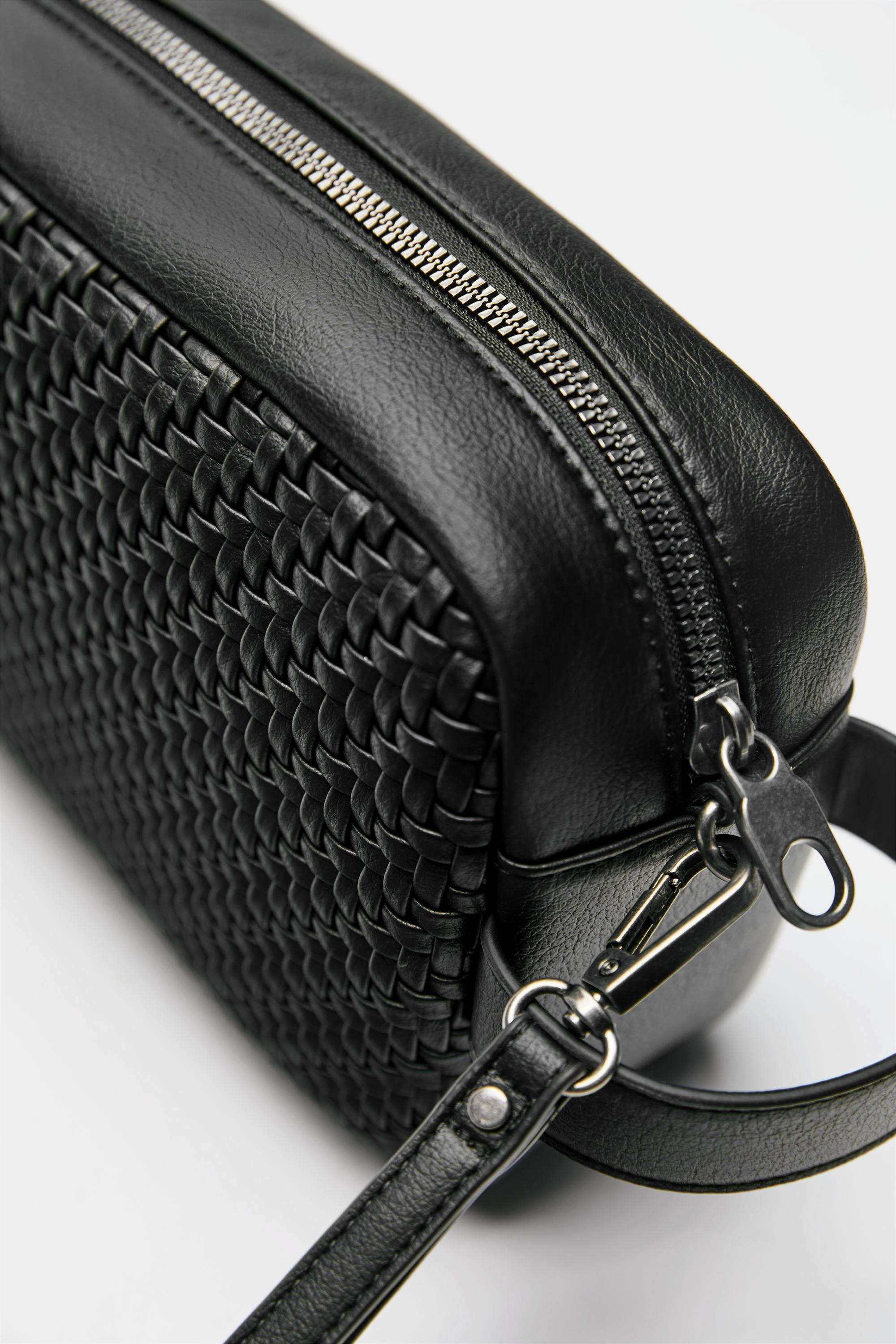 Woven wash bag with handle — Black