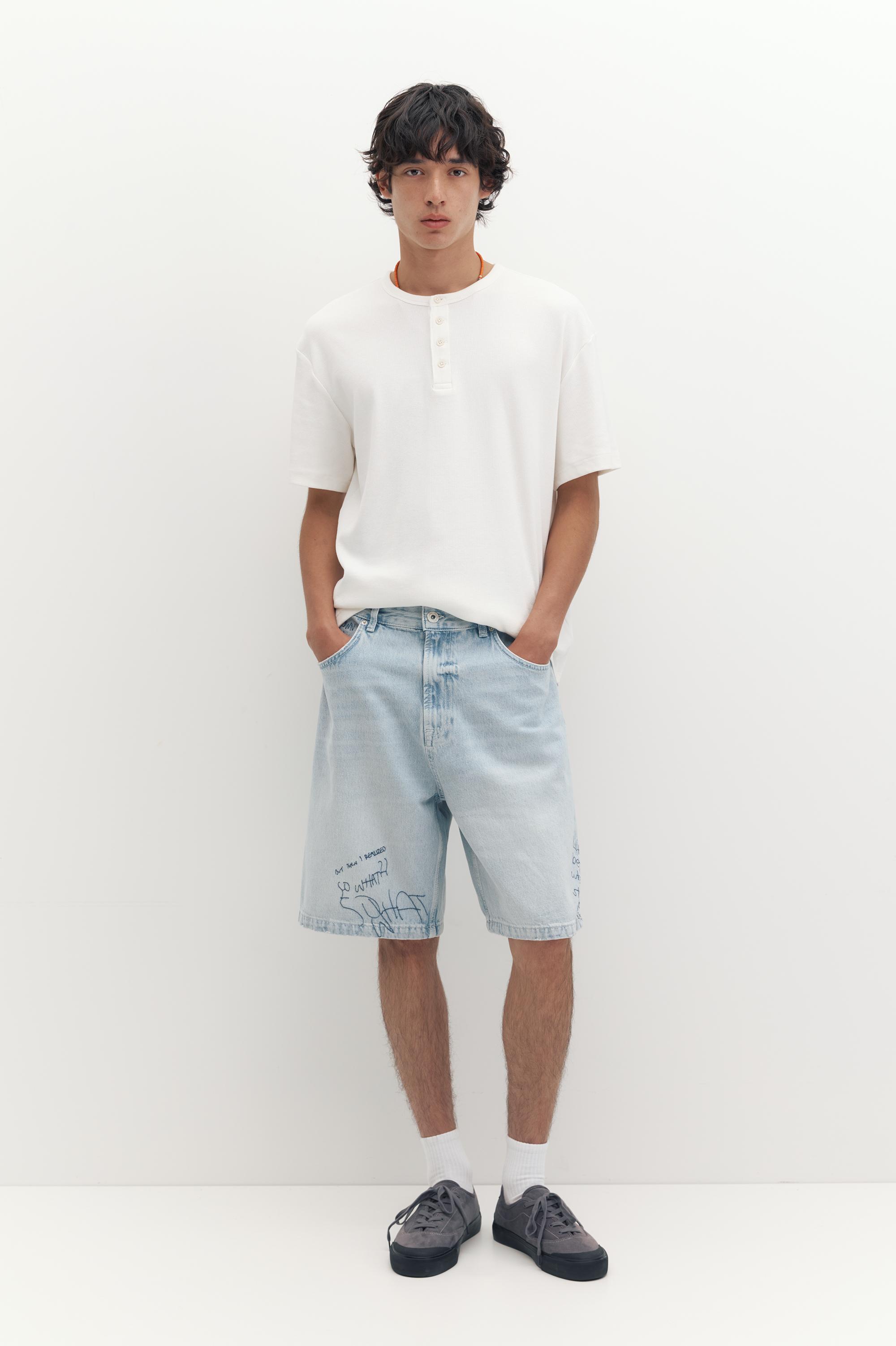 Embroidered baggy denim Bermuda shorts — Pale indigo