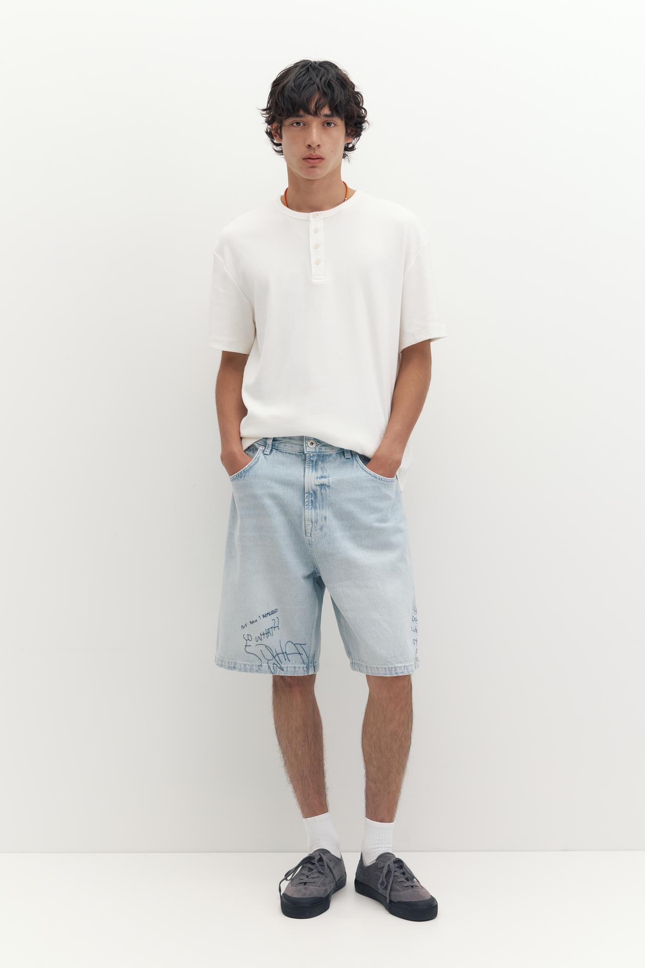 Embroidered baggy denim Bermuda shorts — Pale indigo