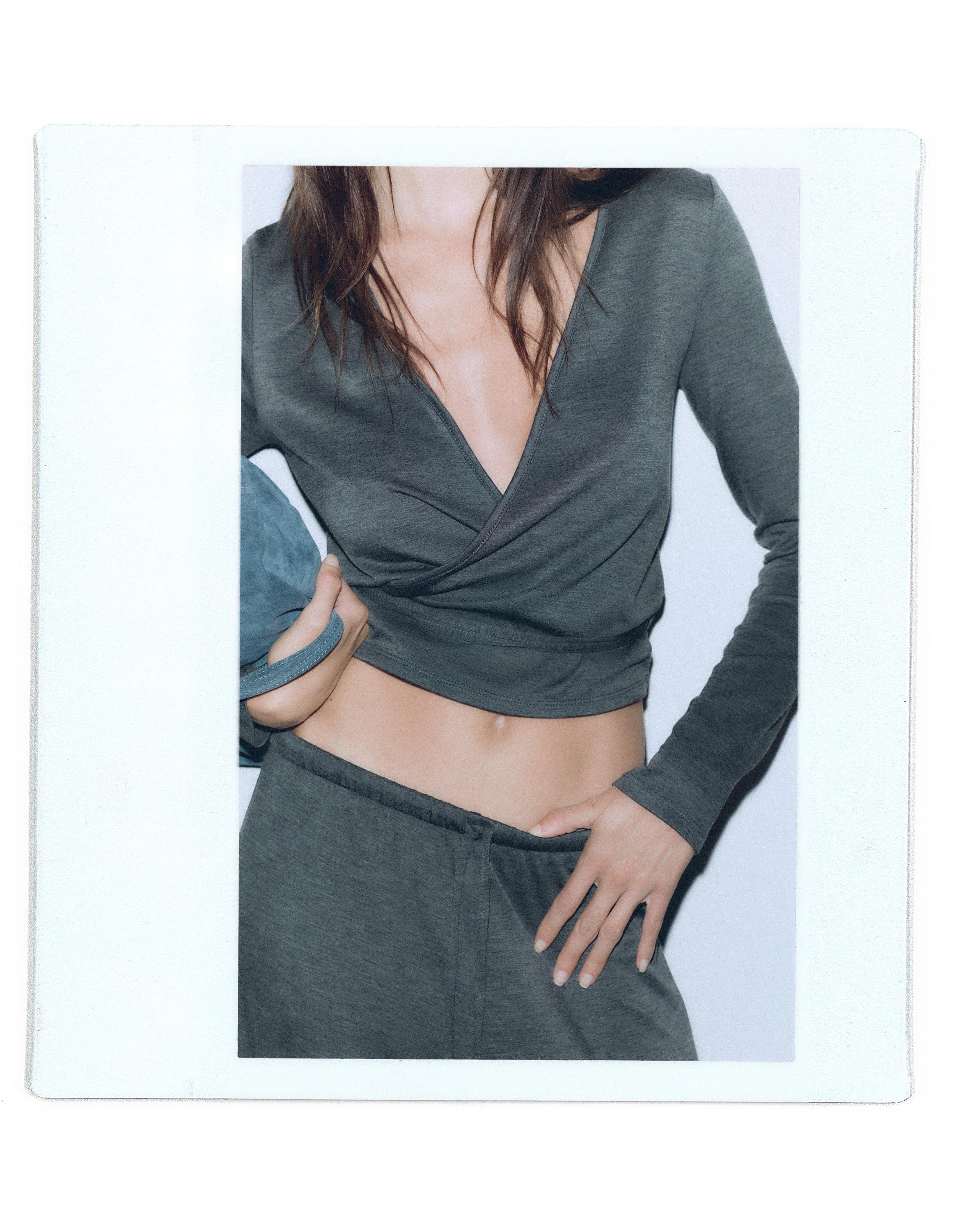 Pull&Bear Kemerli kruvaze top görsel 5