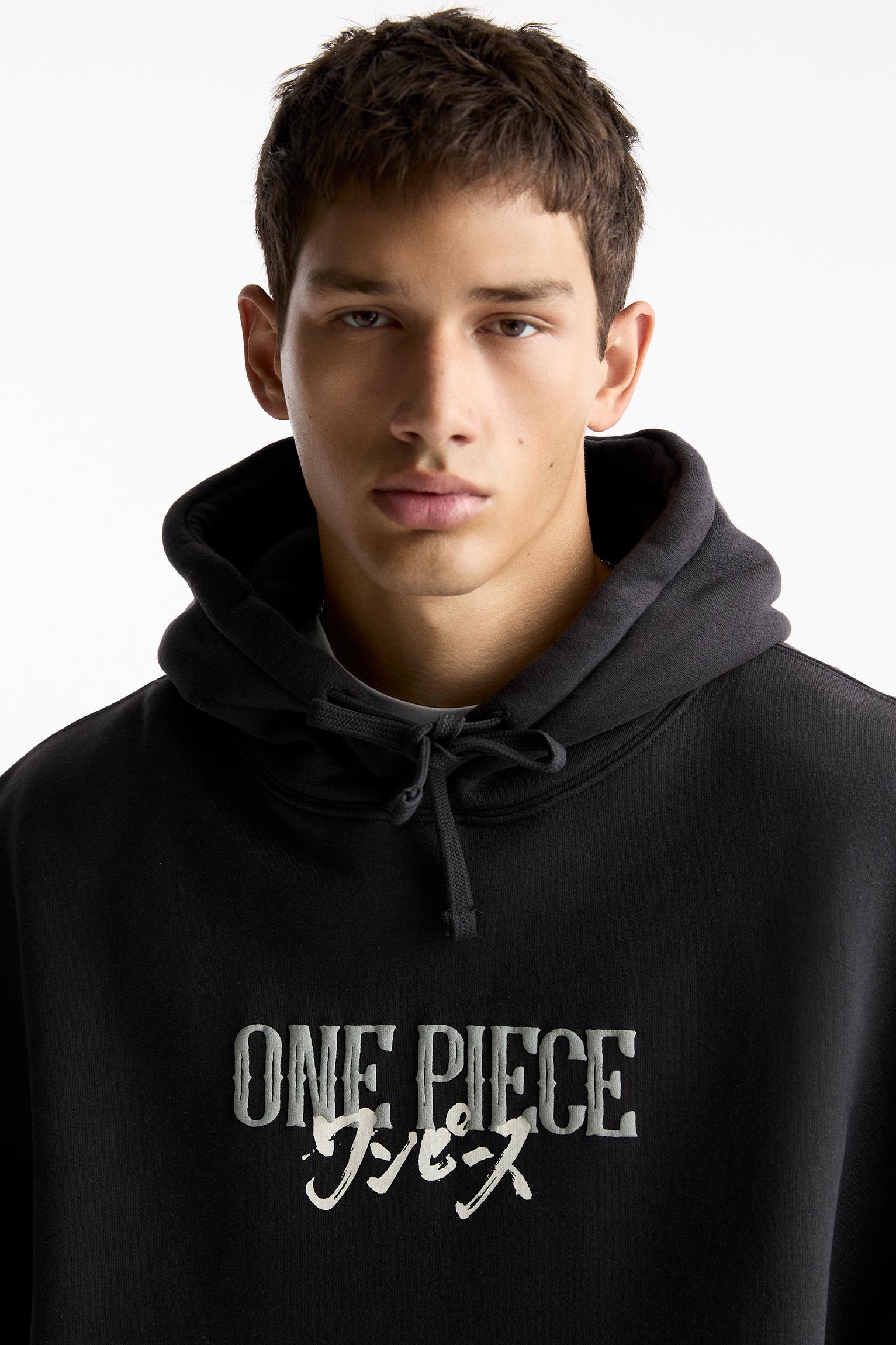 Pull and bear hoodie black hotsell