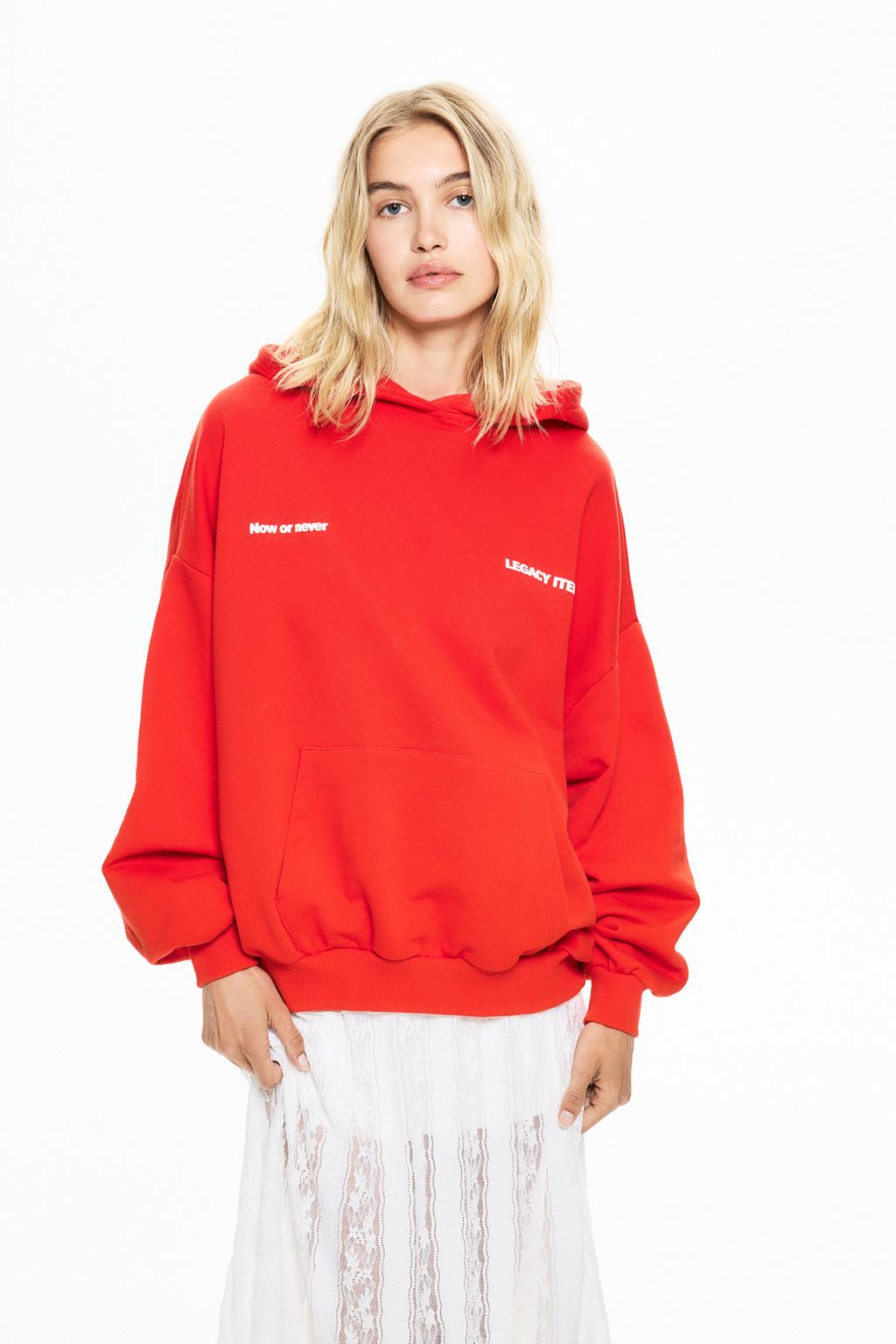 Sweat à capuche rouge pull&bear