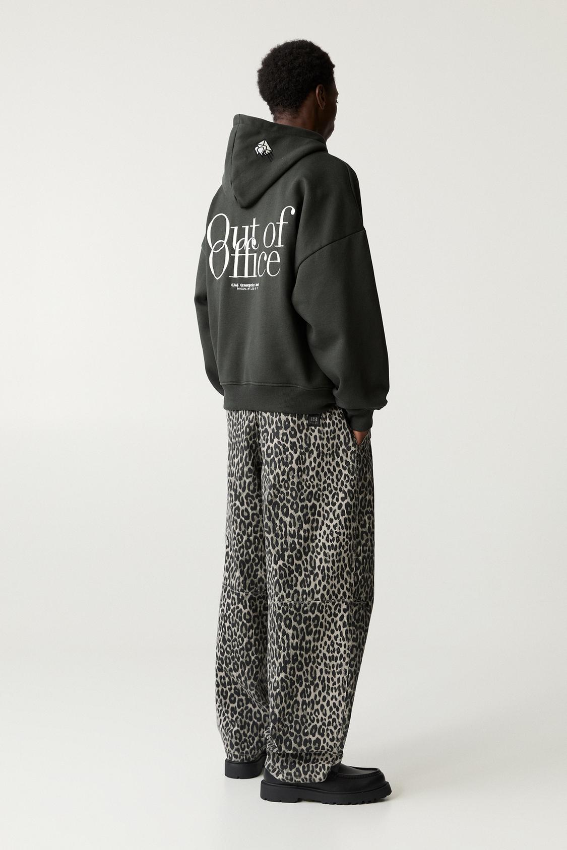 Sweat à capuche Out of Office pull&bear