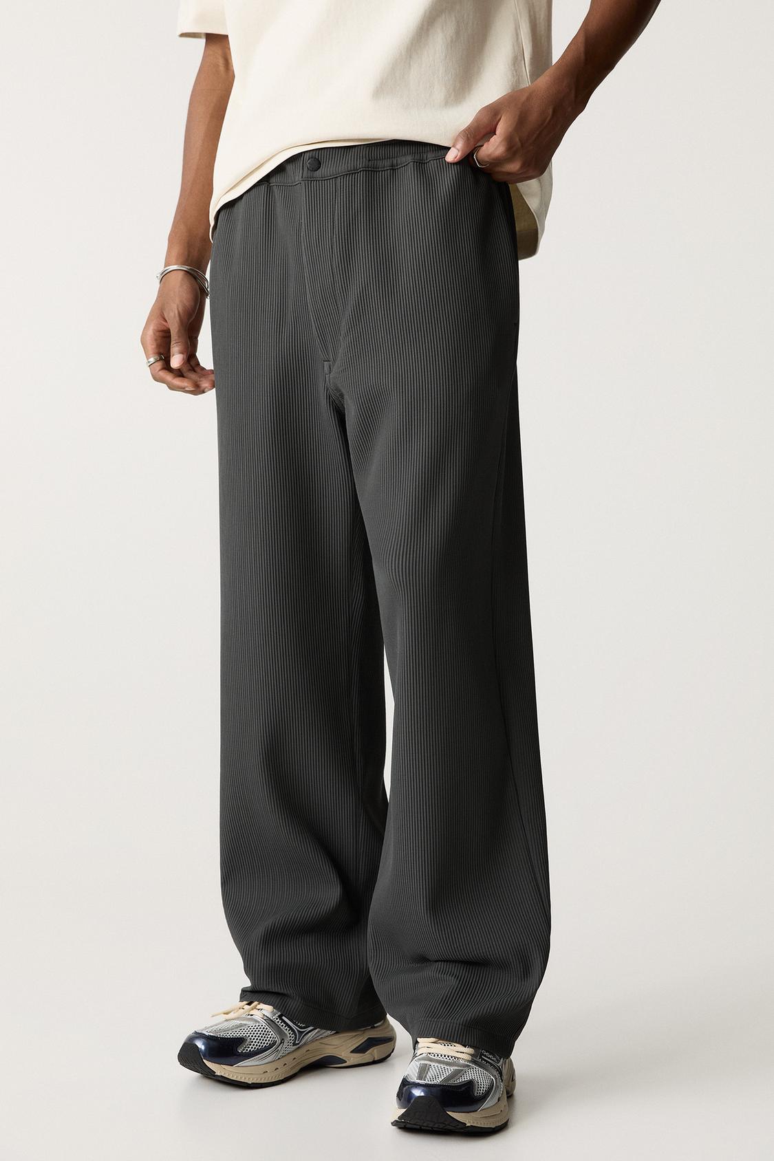 Pleated fabric jogger trousers PULL&BEAR