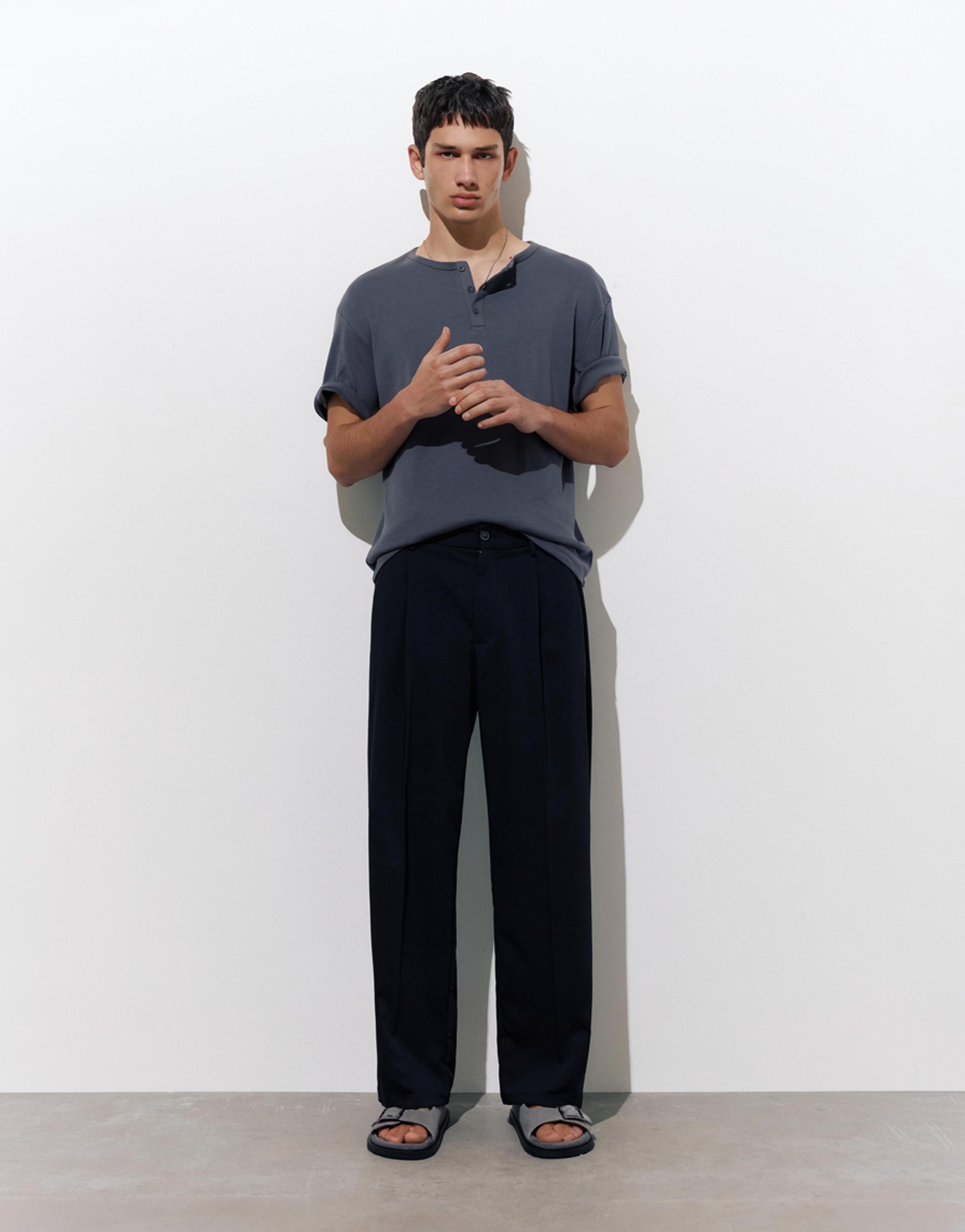 Wide-leg tailored trousers — Black
