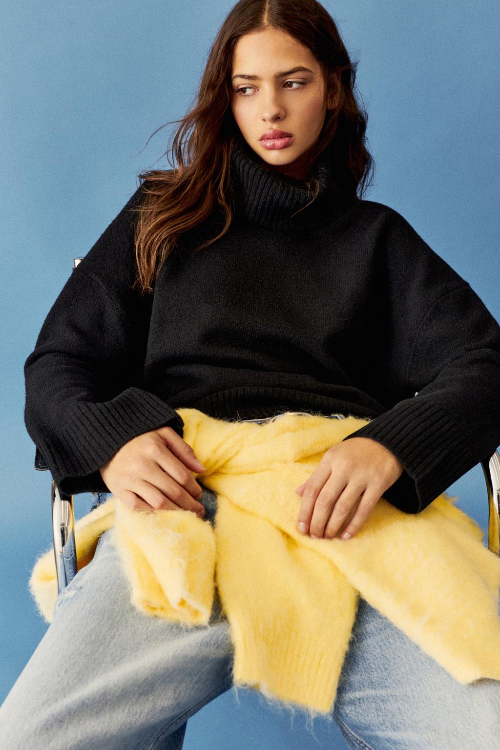 Soft knit high neck jumper PULL&BEAR