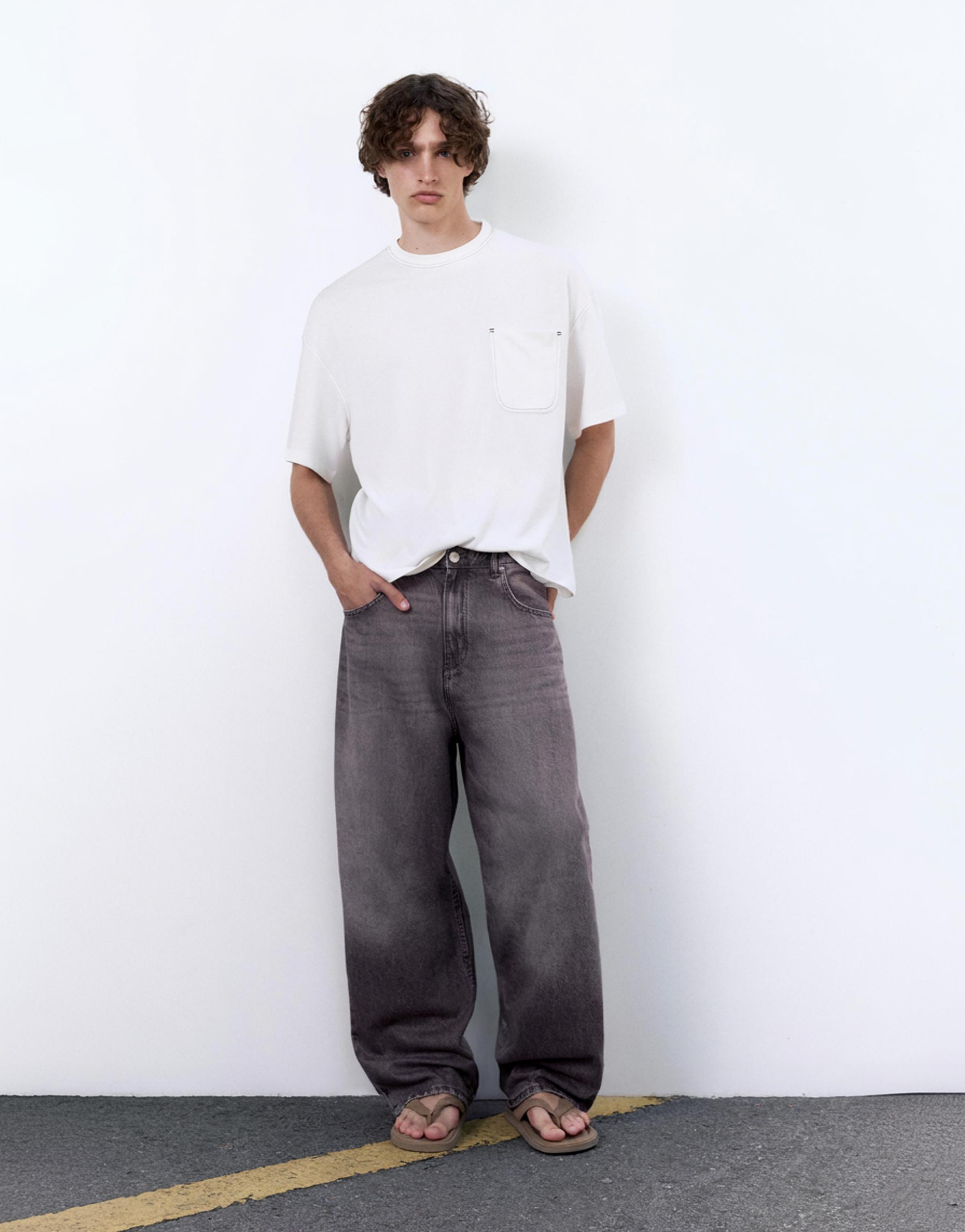 Boxy T-shirt with pocket — Off white