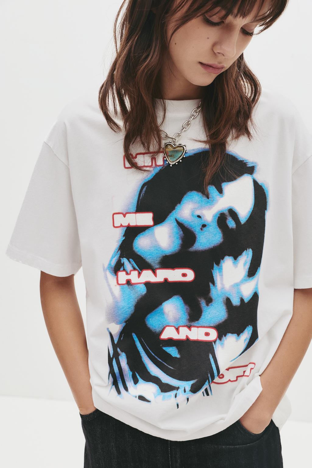 Playera blanca Billie Eilish PULL&BEAR