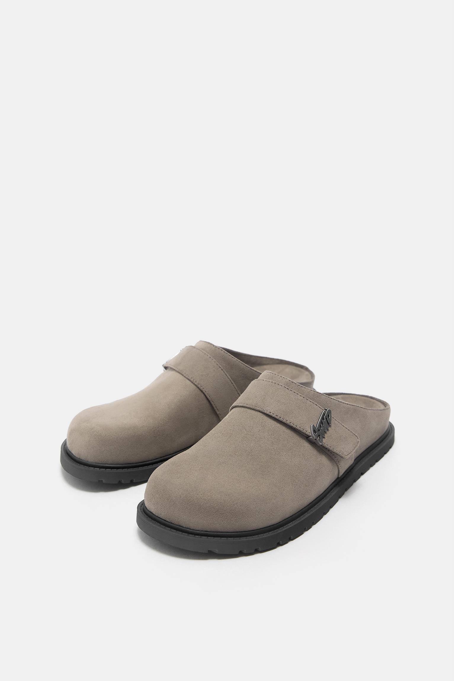 Clogs with STWD buckle — Grey