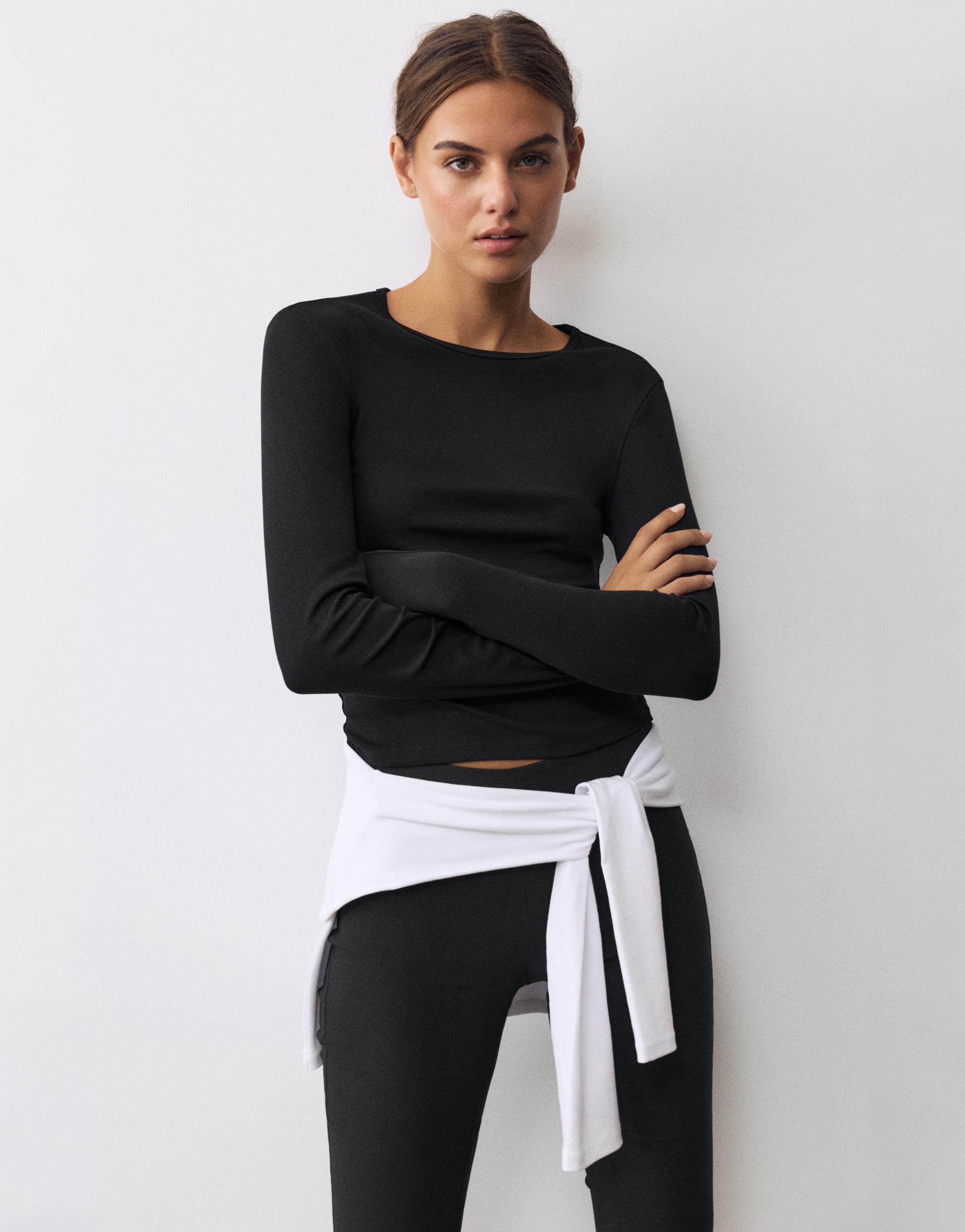 Fitted long sleeve T-shirt — Black