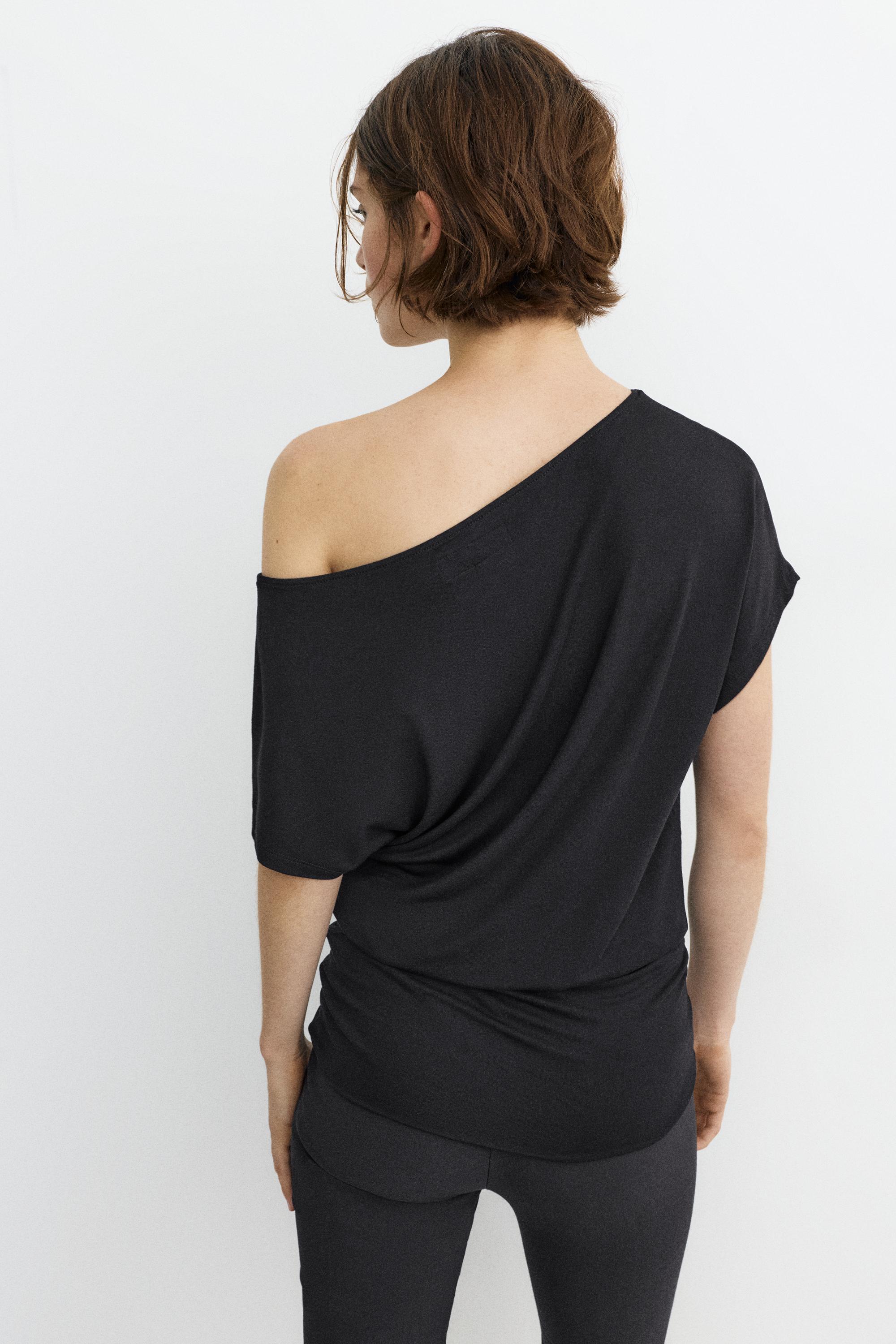 Short asymmetric dress — Black