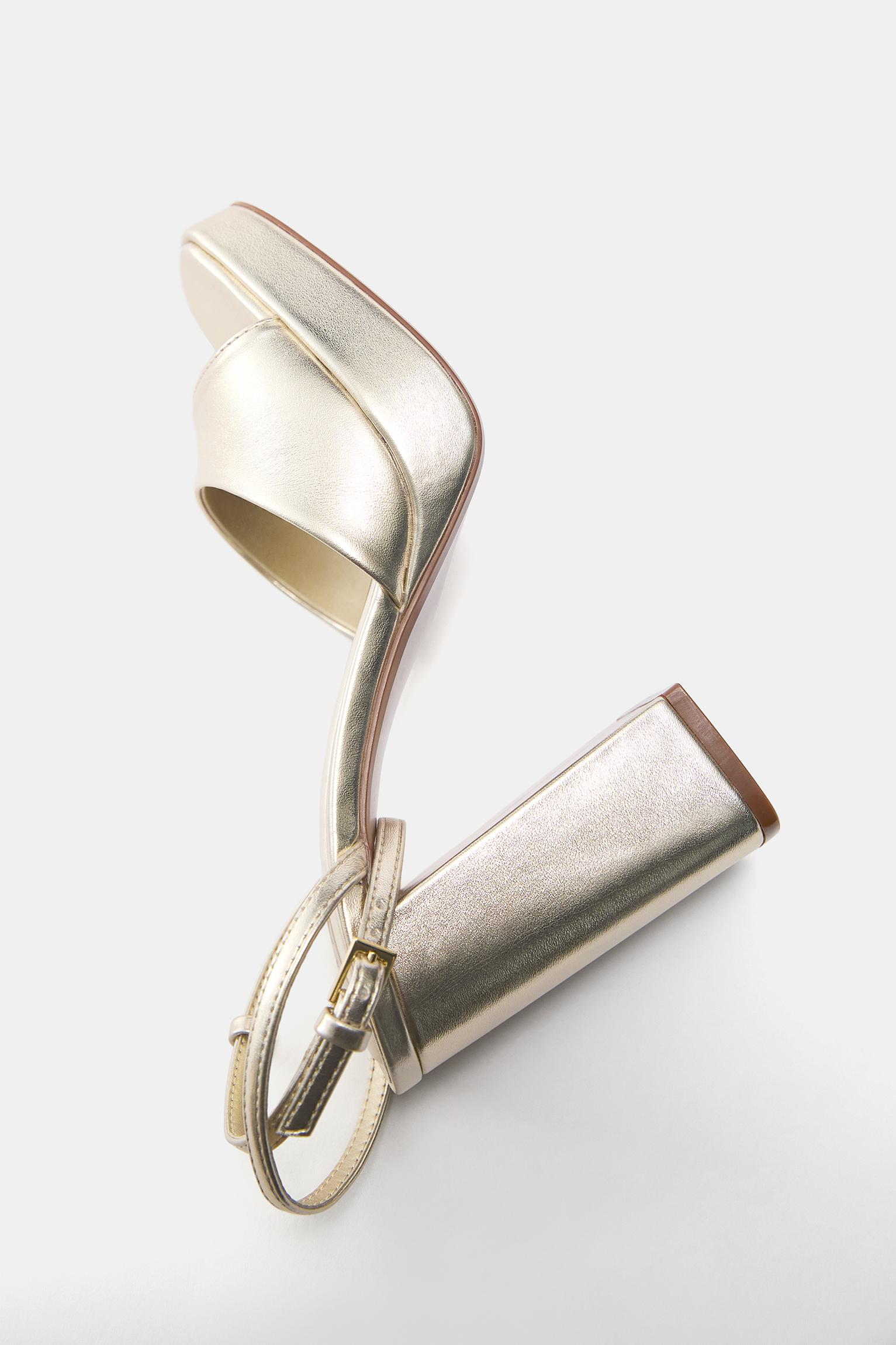 Gold platform heeled sandals — Gold