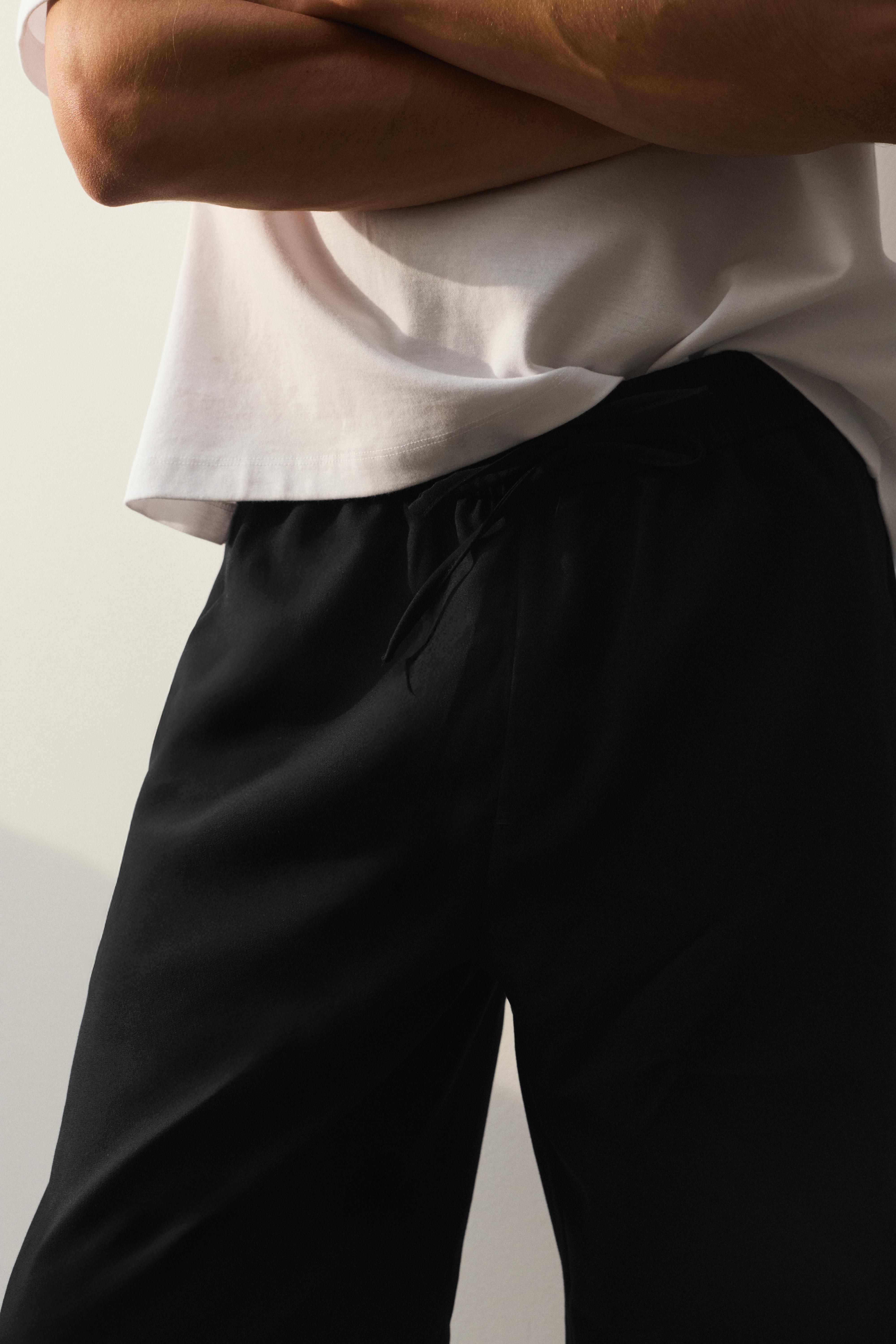 Tailored fit joggers — Black