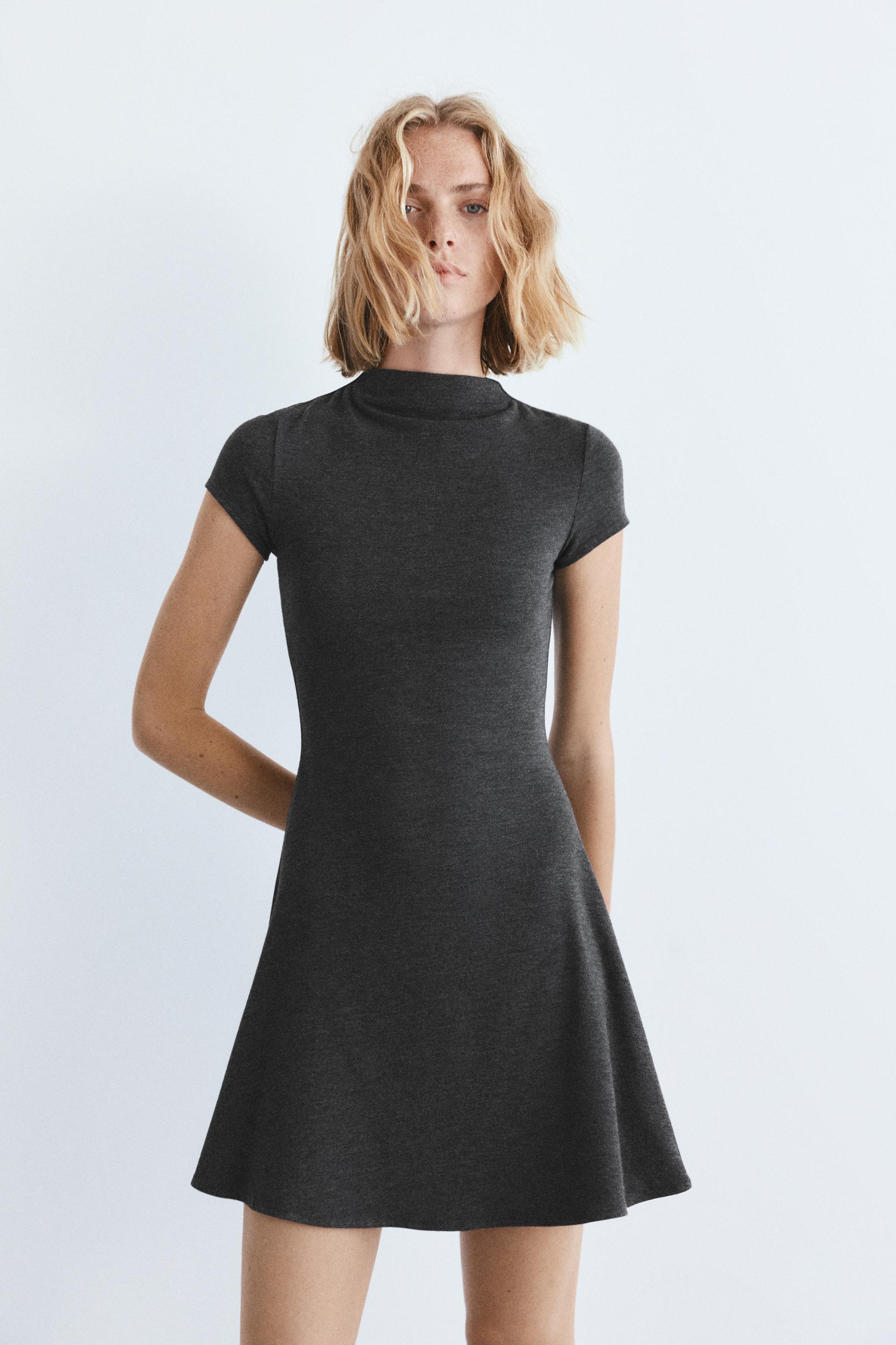 Kurzes Kleid Mit Stehkragen