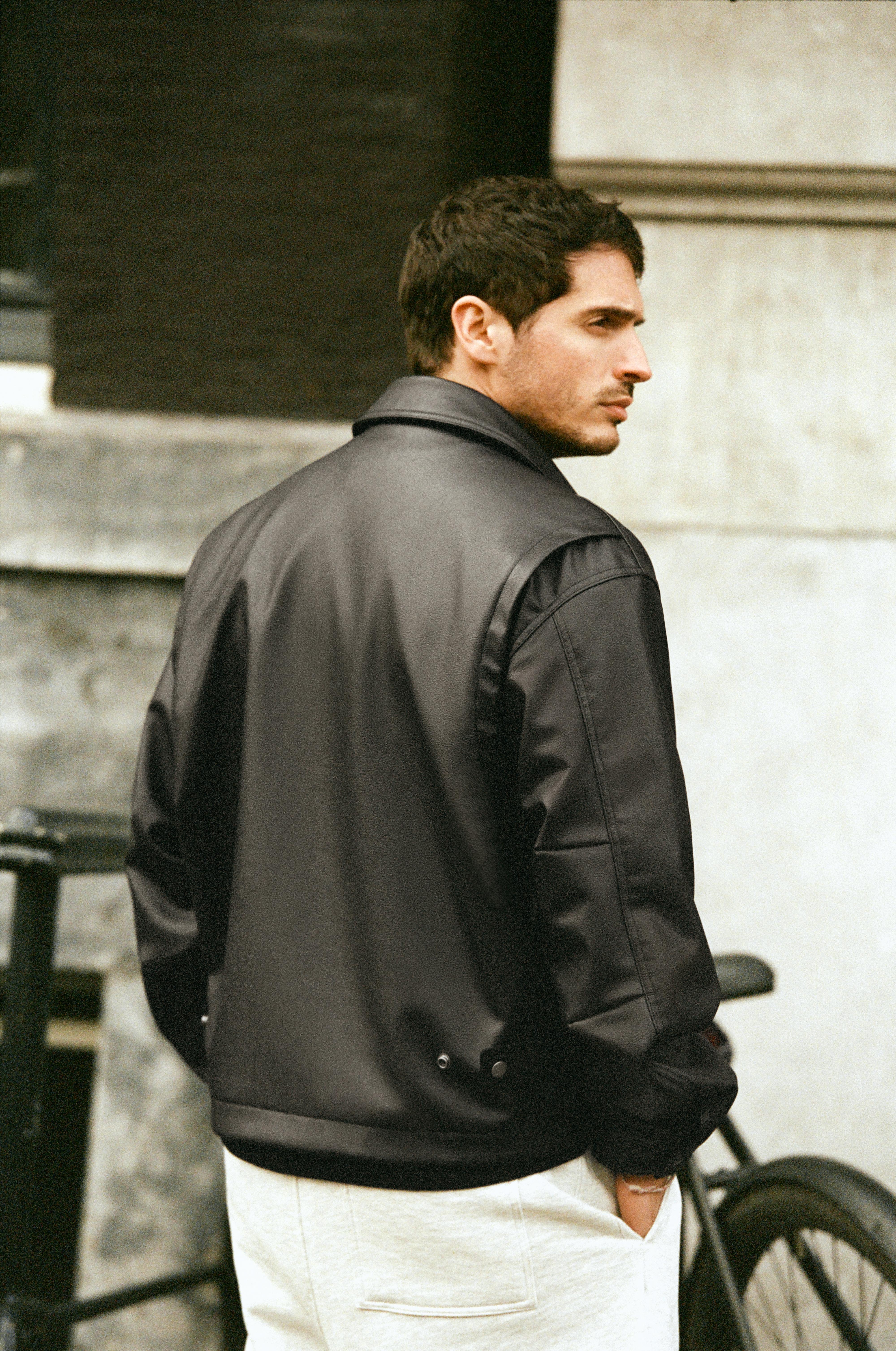 Süslü düğmeli suni deri ceket - Görsel 14