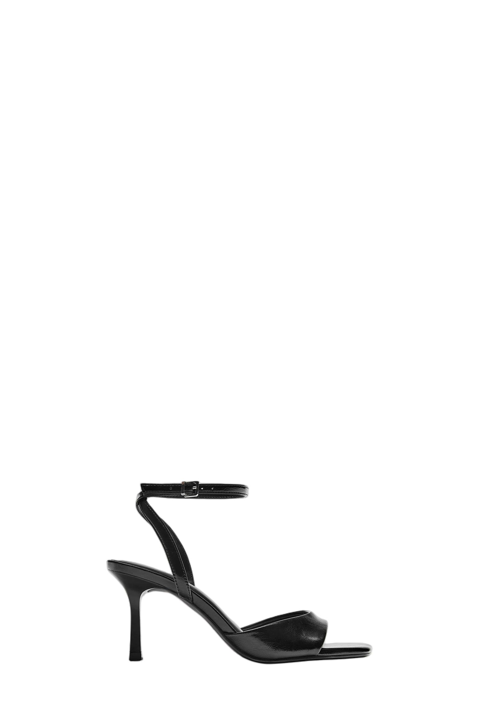Heeled sandals — Black