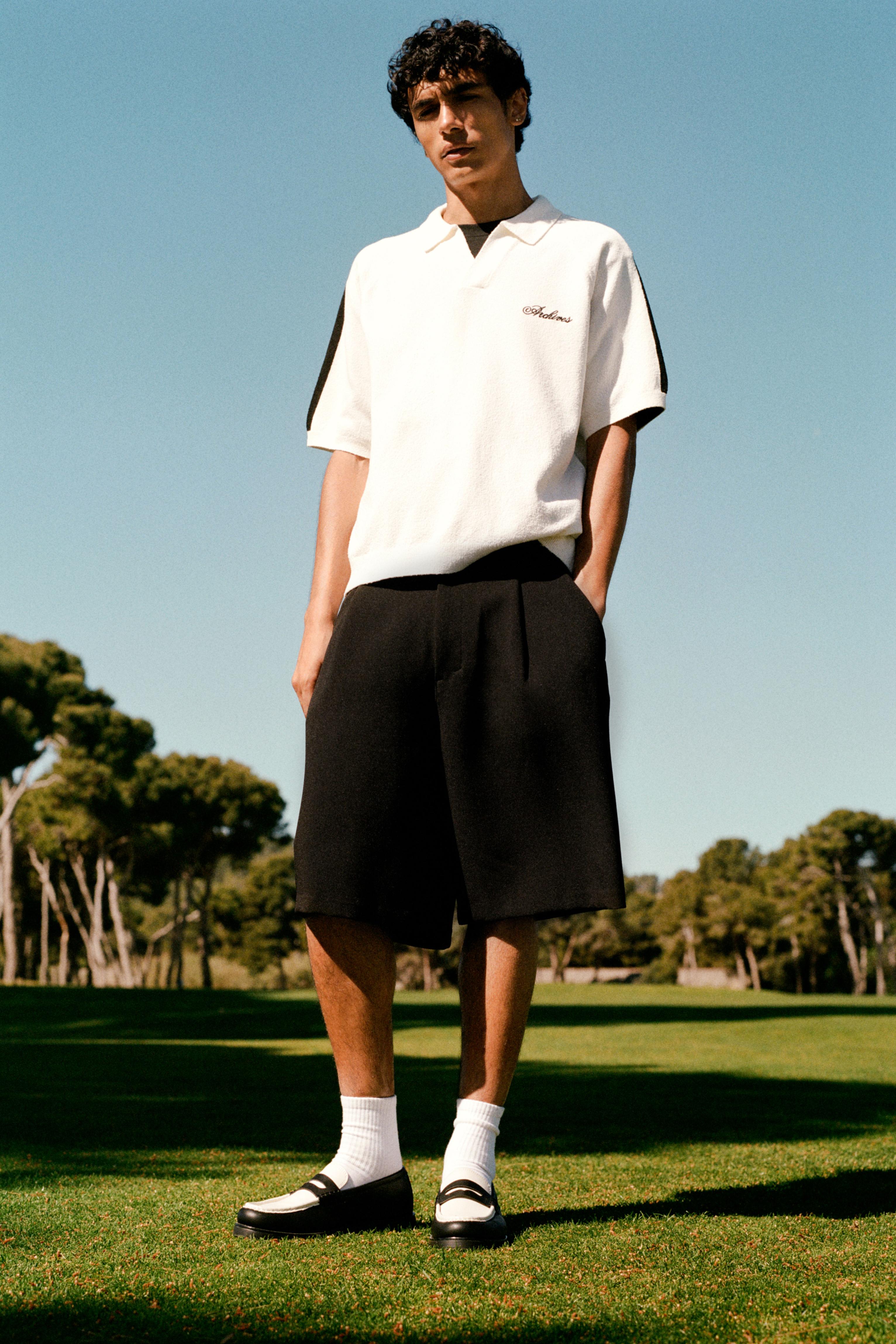 Smart Bermuda shorts with pleats — Black