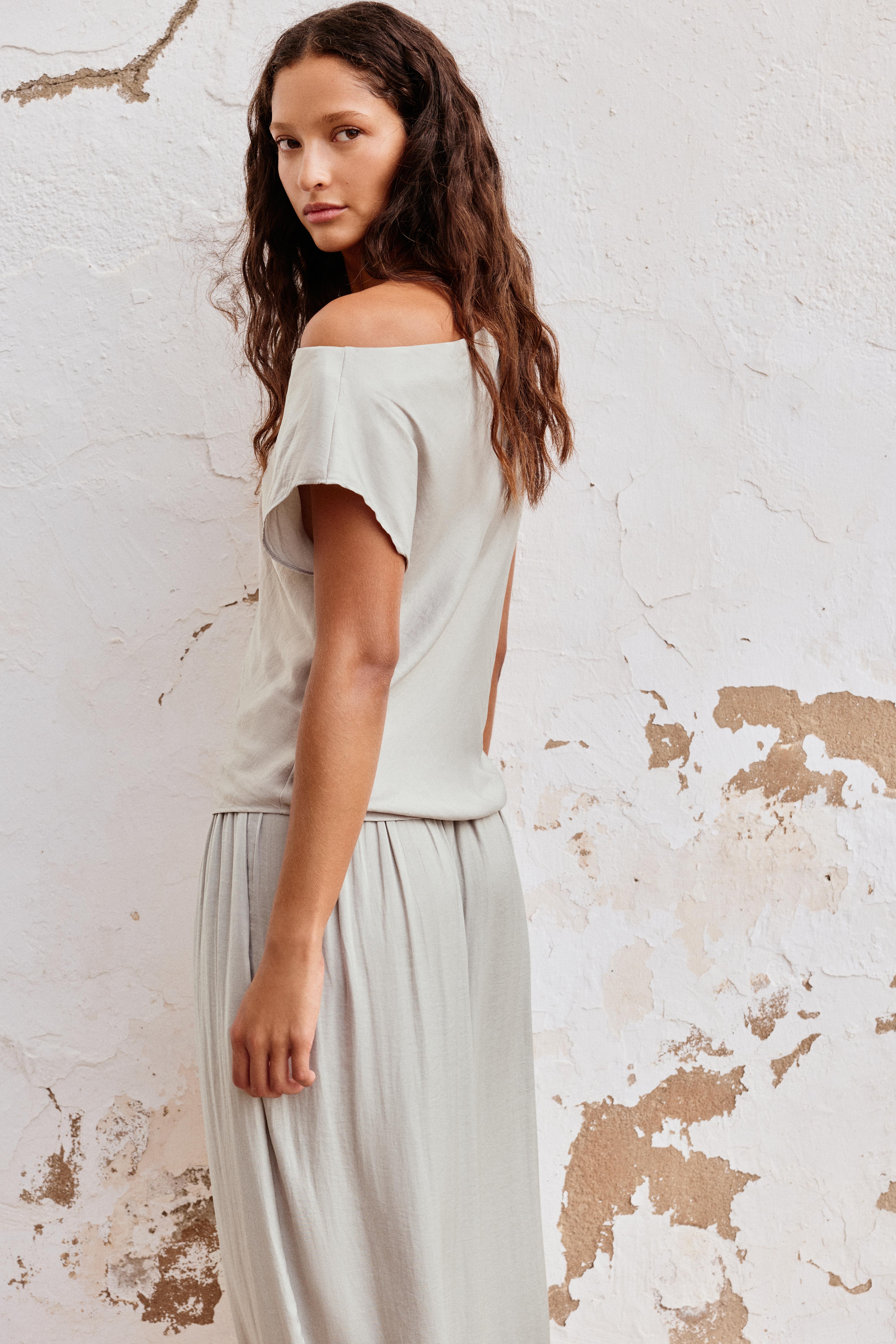 Satin asymmetric top — Grey