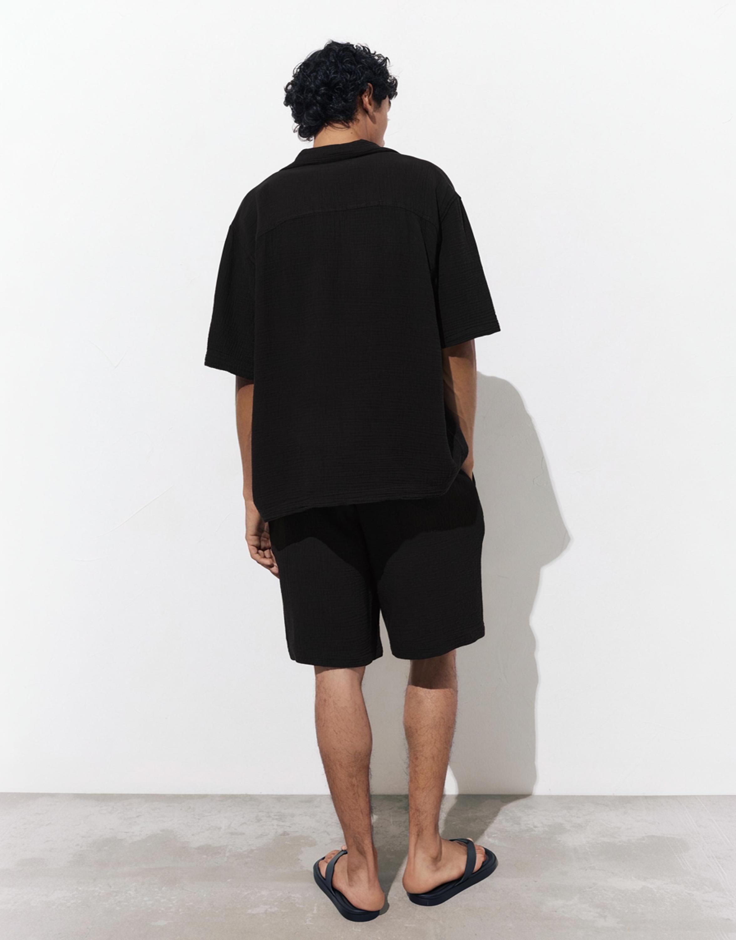 Short sleeve crepe shirt — Black